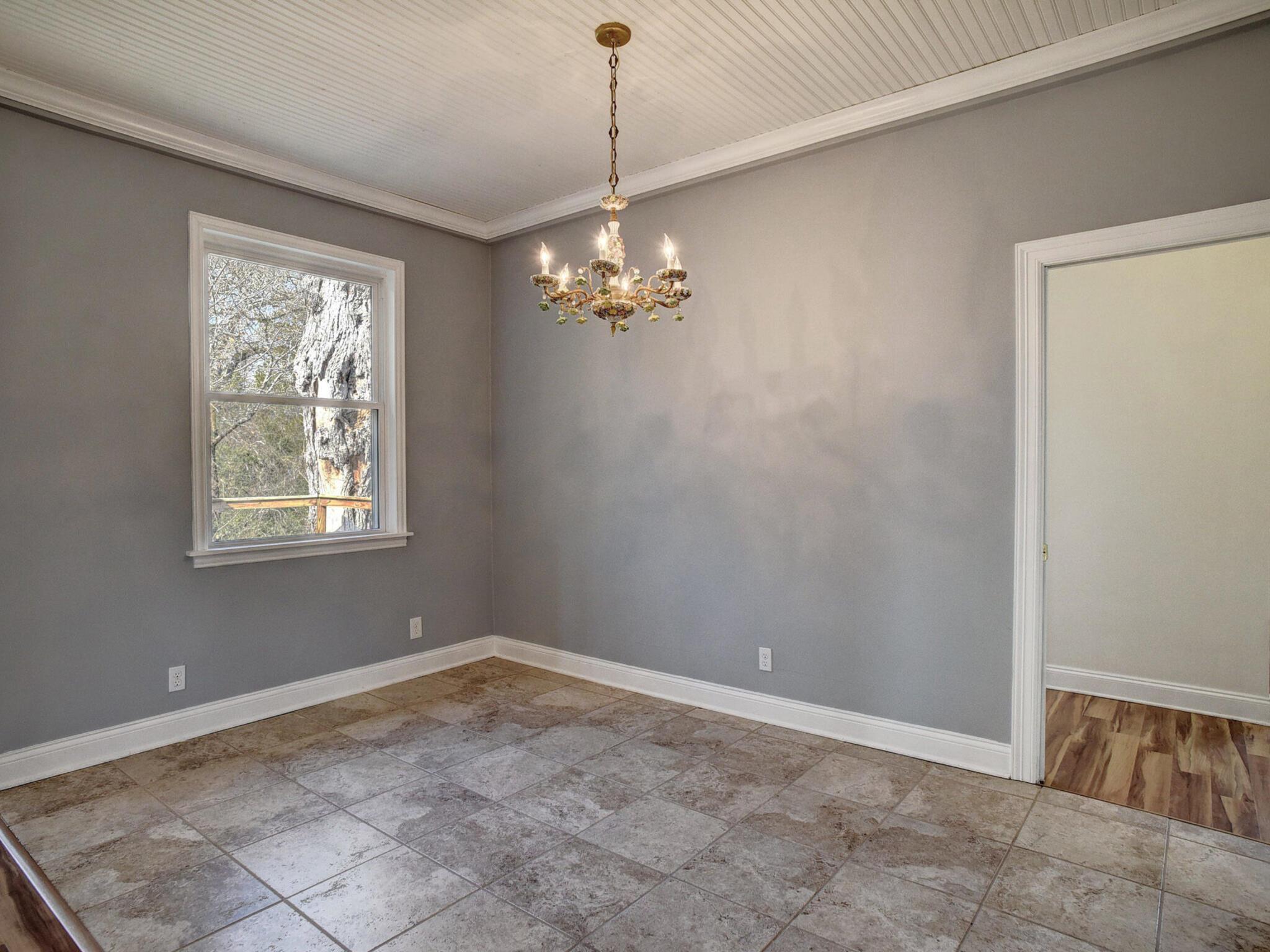 156 Clover Rd, Cedar Creek, TX 78612