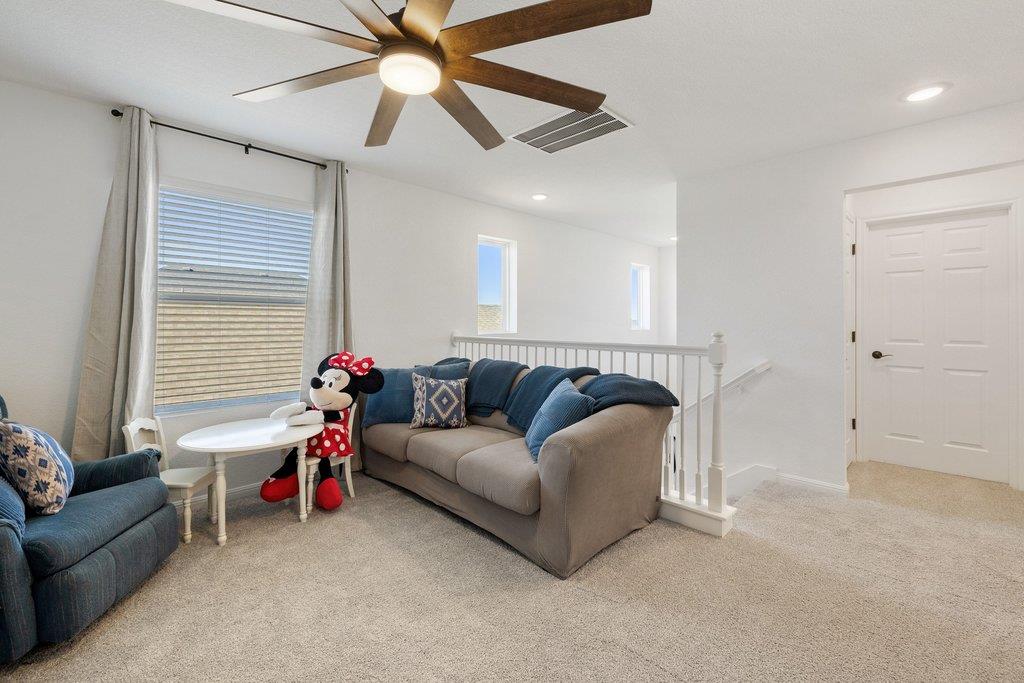 150 Seattle Slew Dr, Jarrell, TX 76537