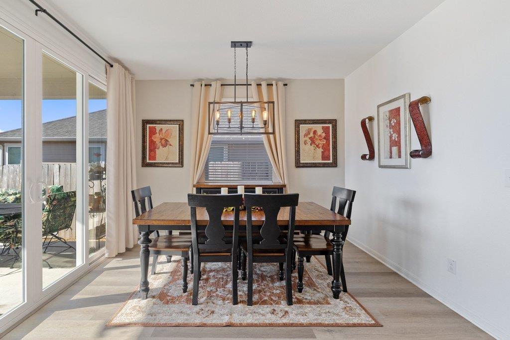 150 Seattle Slew Dr, Jarrell, TX 76537