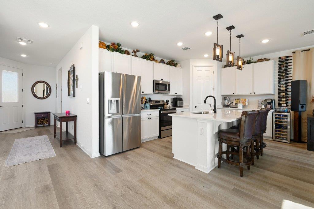 150 Seattle Slew Dr, Jarrell, TX 76537