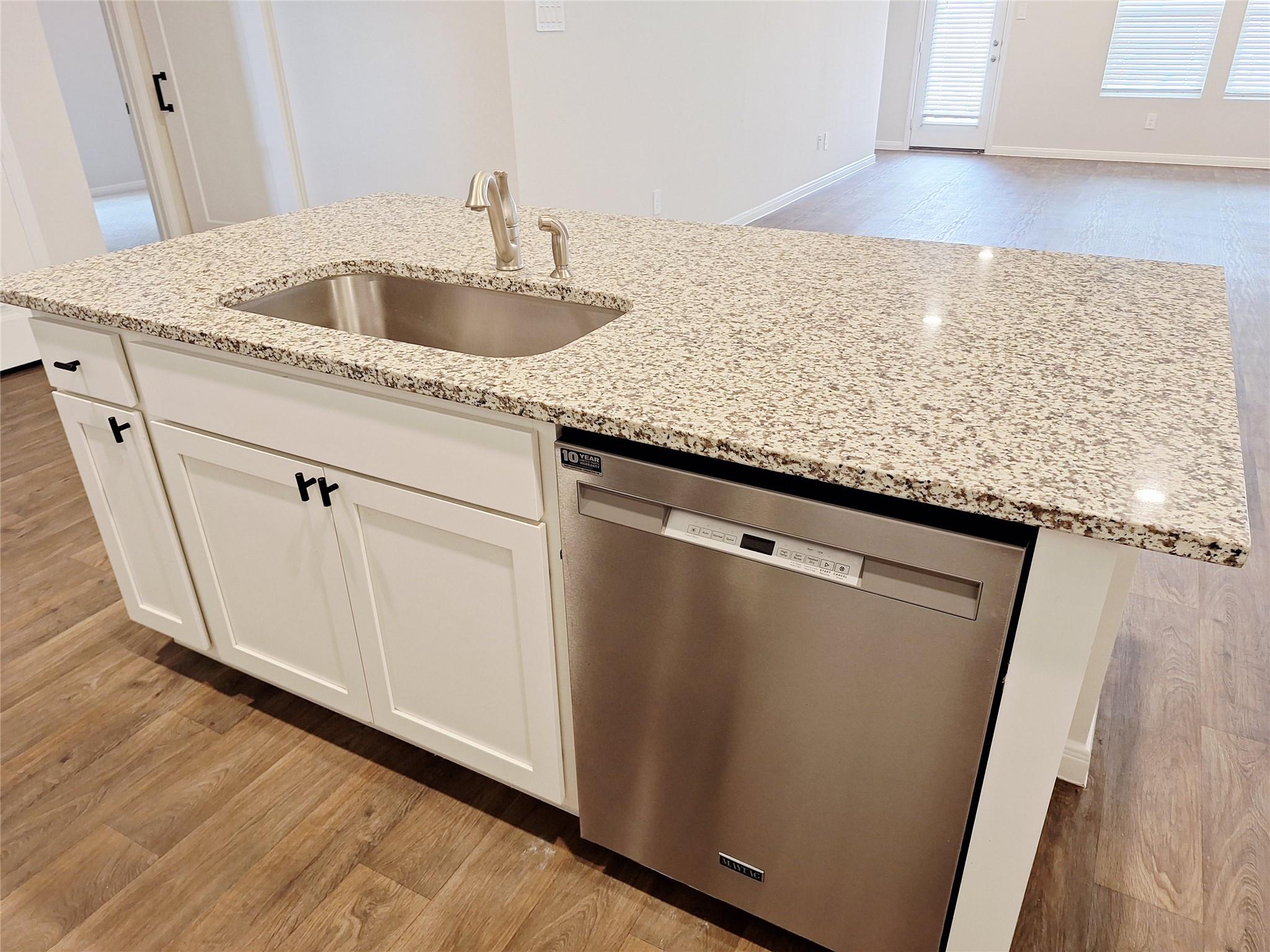 1327 Camden Ln Ln, Lockhart, TX 78644