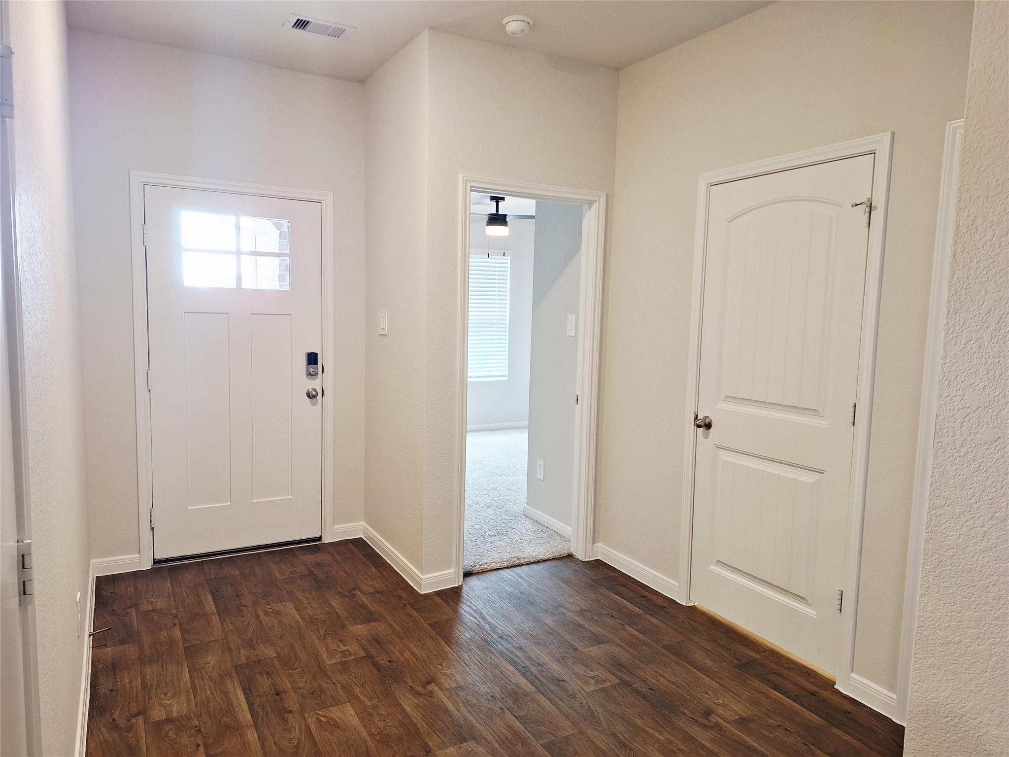 1327 Camden Ln Ln, Lockhart, TX 78644