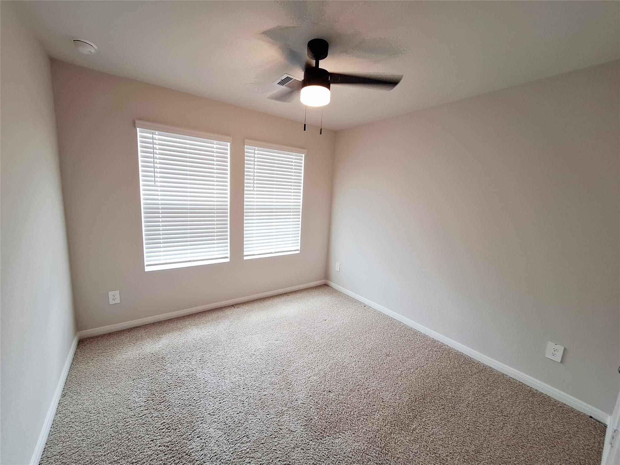 1327 Camden Ln Ln, Lockhart, TX 78644