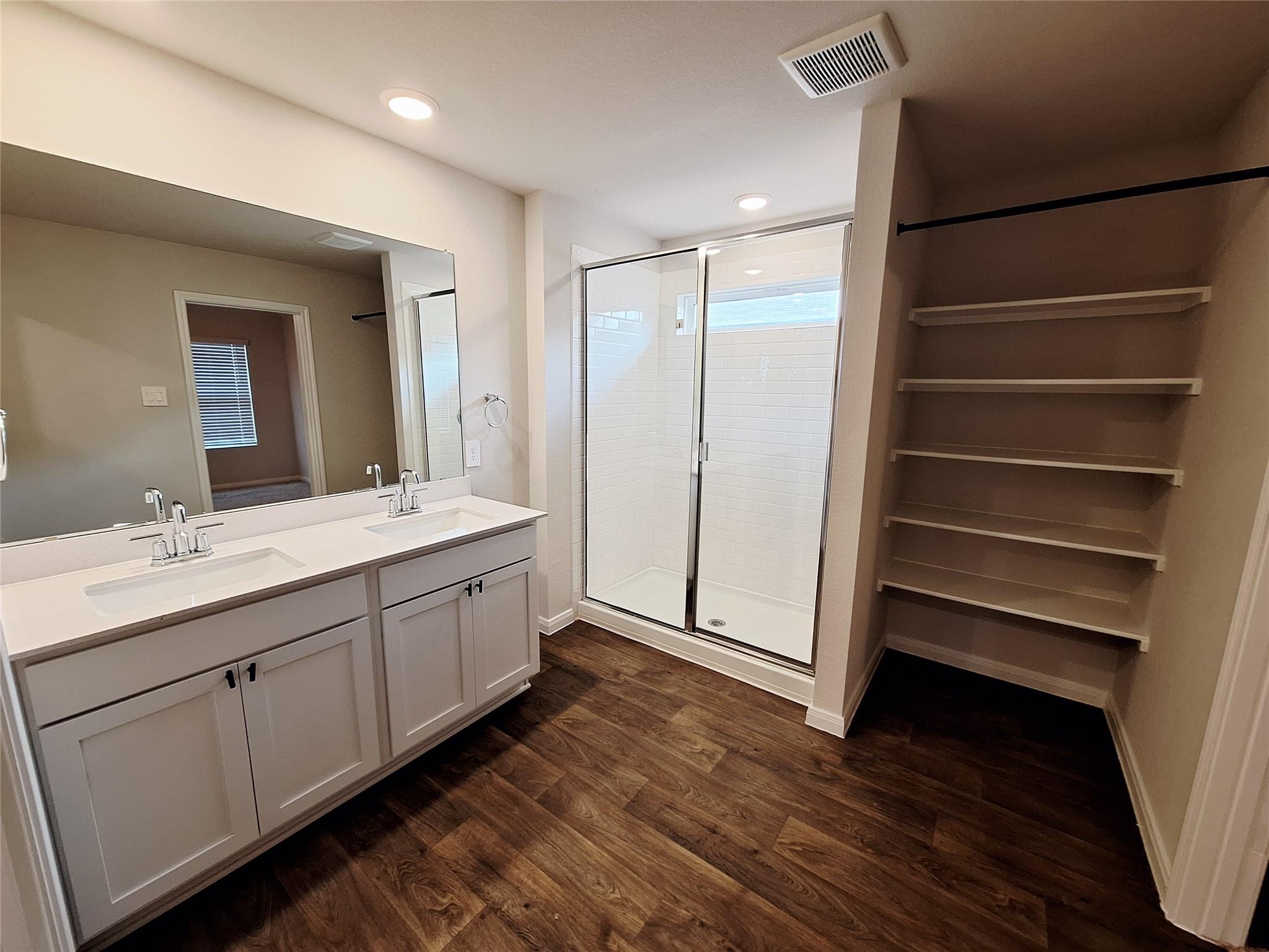 1327 Camden Ln Ln, Lockhart, TX 78644