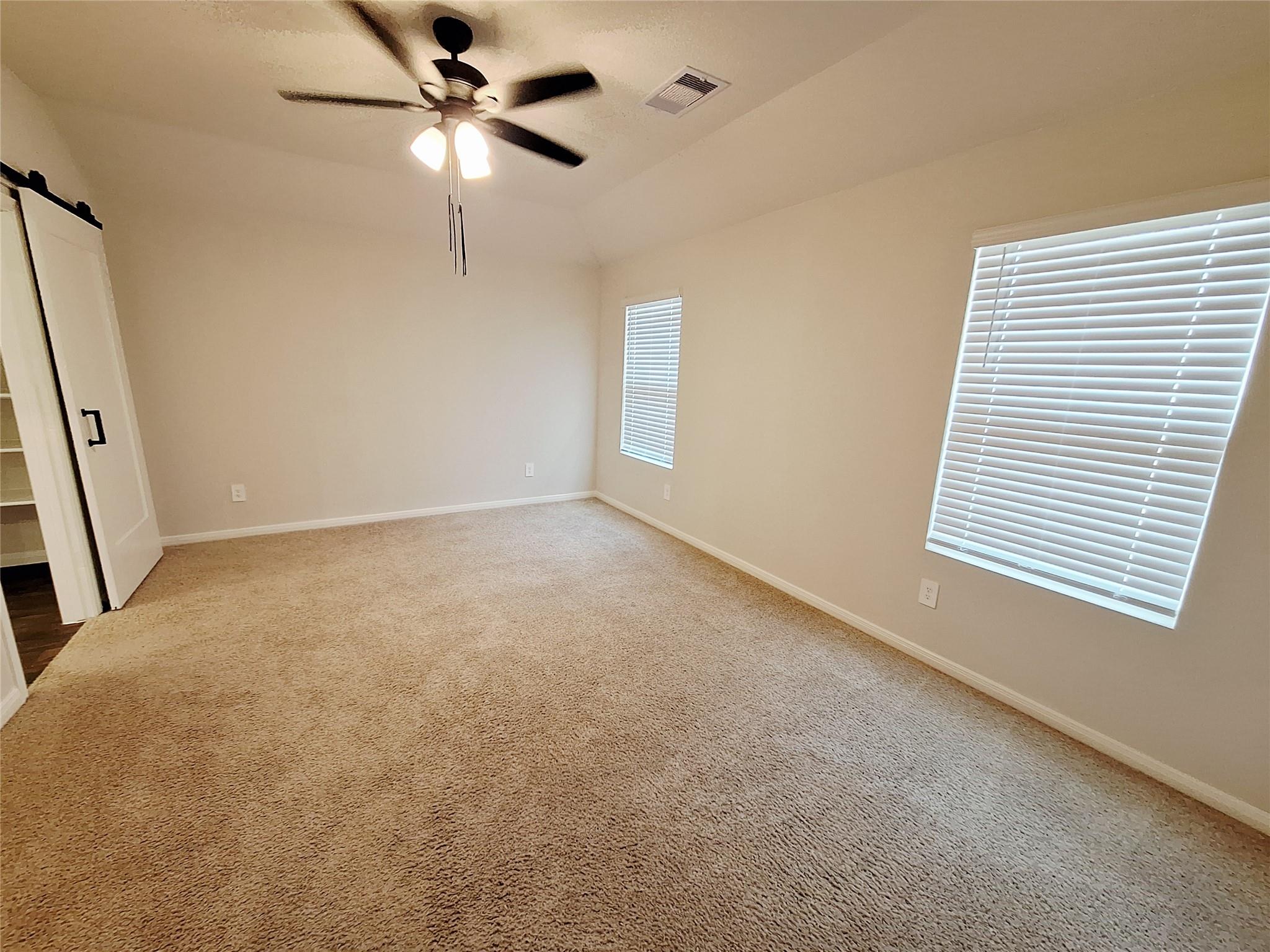 1327 Camden Ln Ln, Lockhart, TX 78644