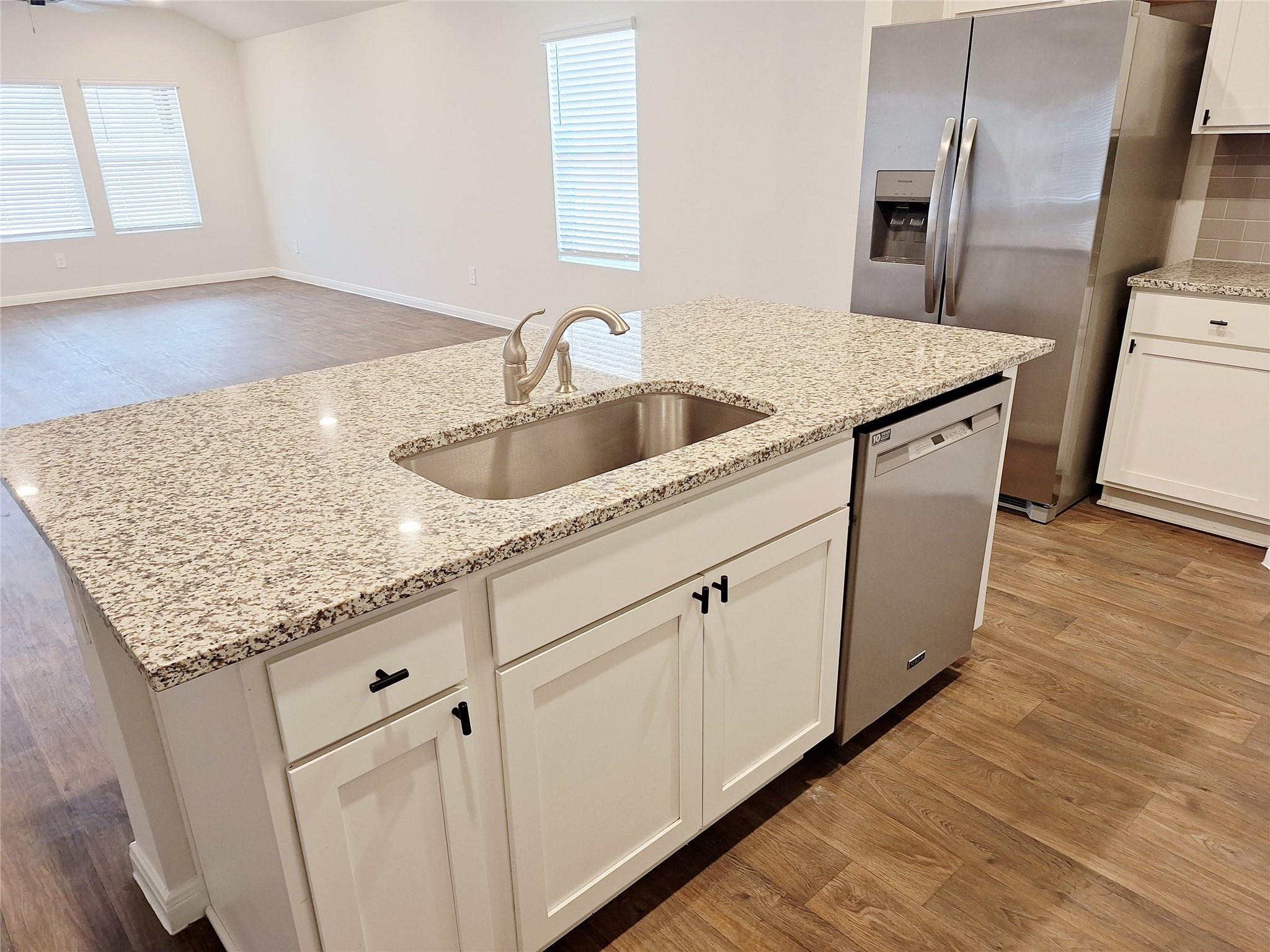 1327 Camden Ln Ln, Lockhart, TX 78644