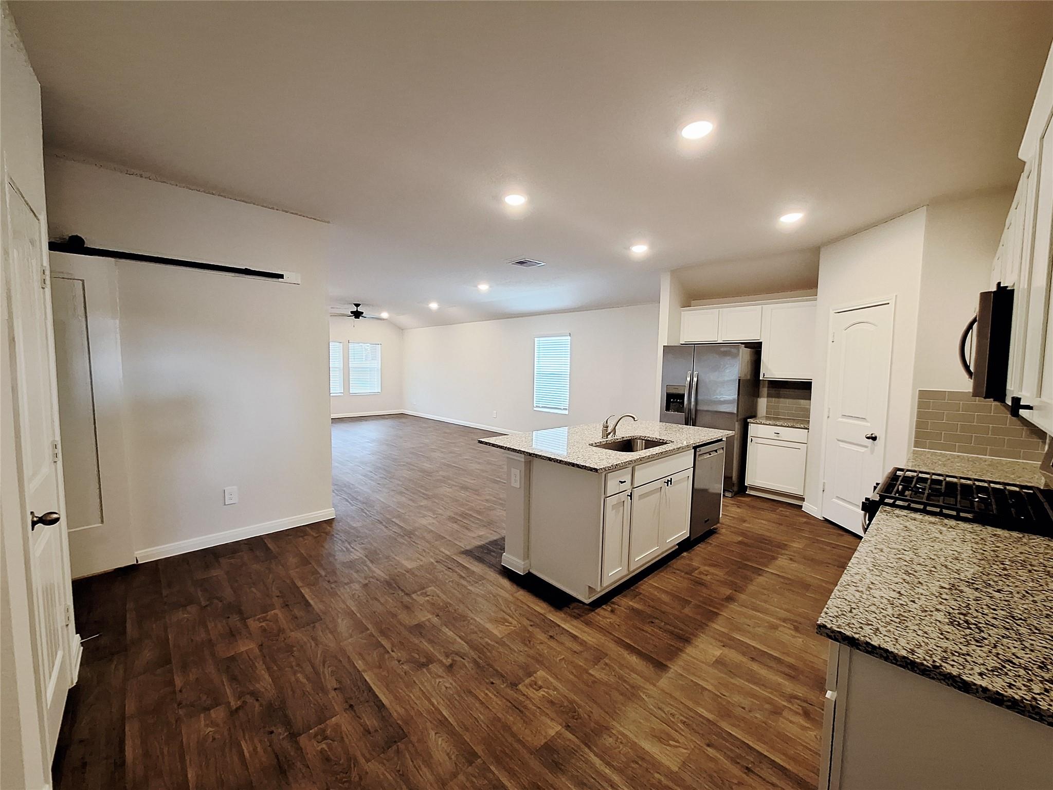 1327 Camden Ln Ln, Lockhart, TX 78644