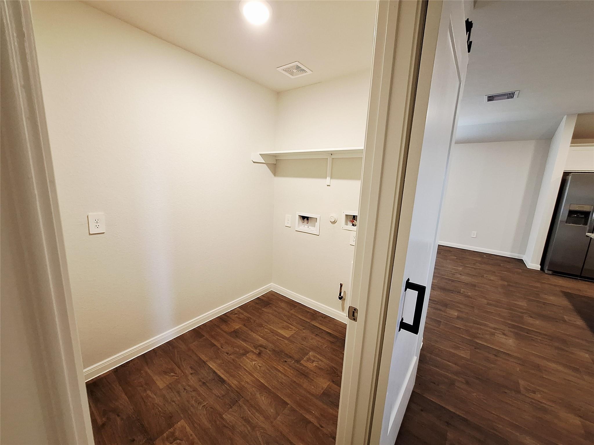 1327 Camden Ln Ln, Lockhart, TX 78644