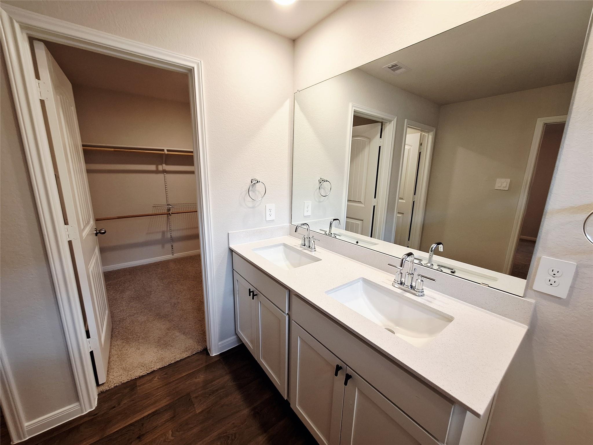 1327 Camden Ln Ln, Lockhart, TX 78644