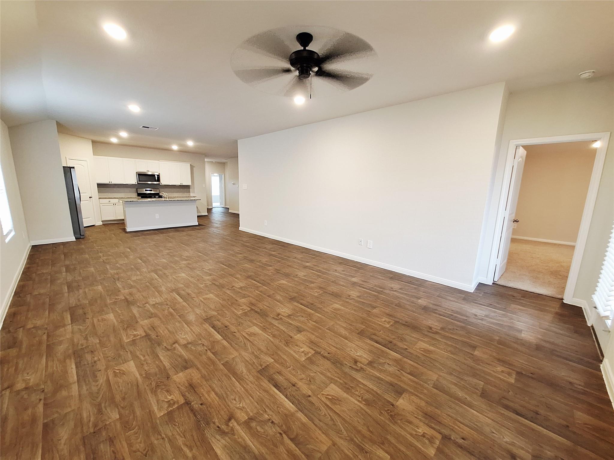 1327 Camden Ln Ln, Lockhart, TX 78644