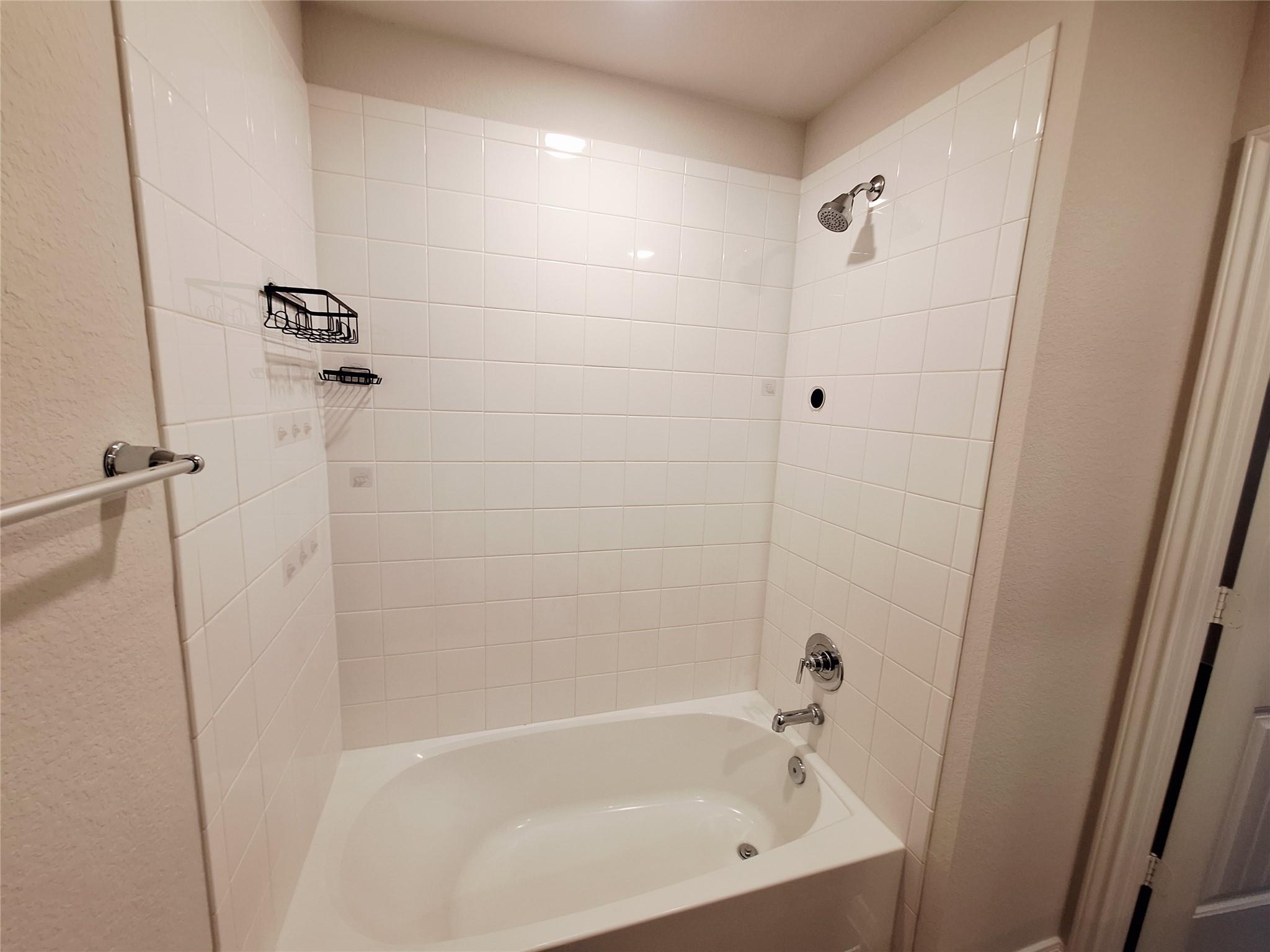 1327 Camden Ln Ln, Lockhart, TX 78644