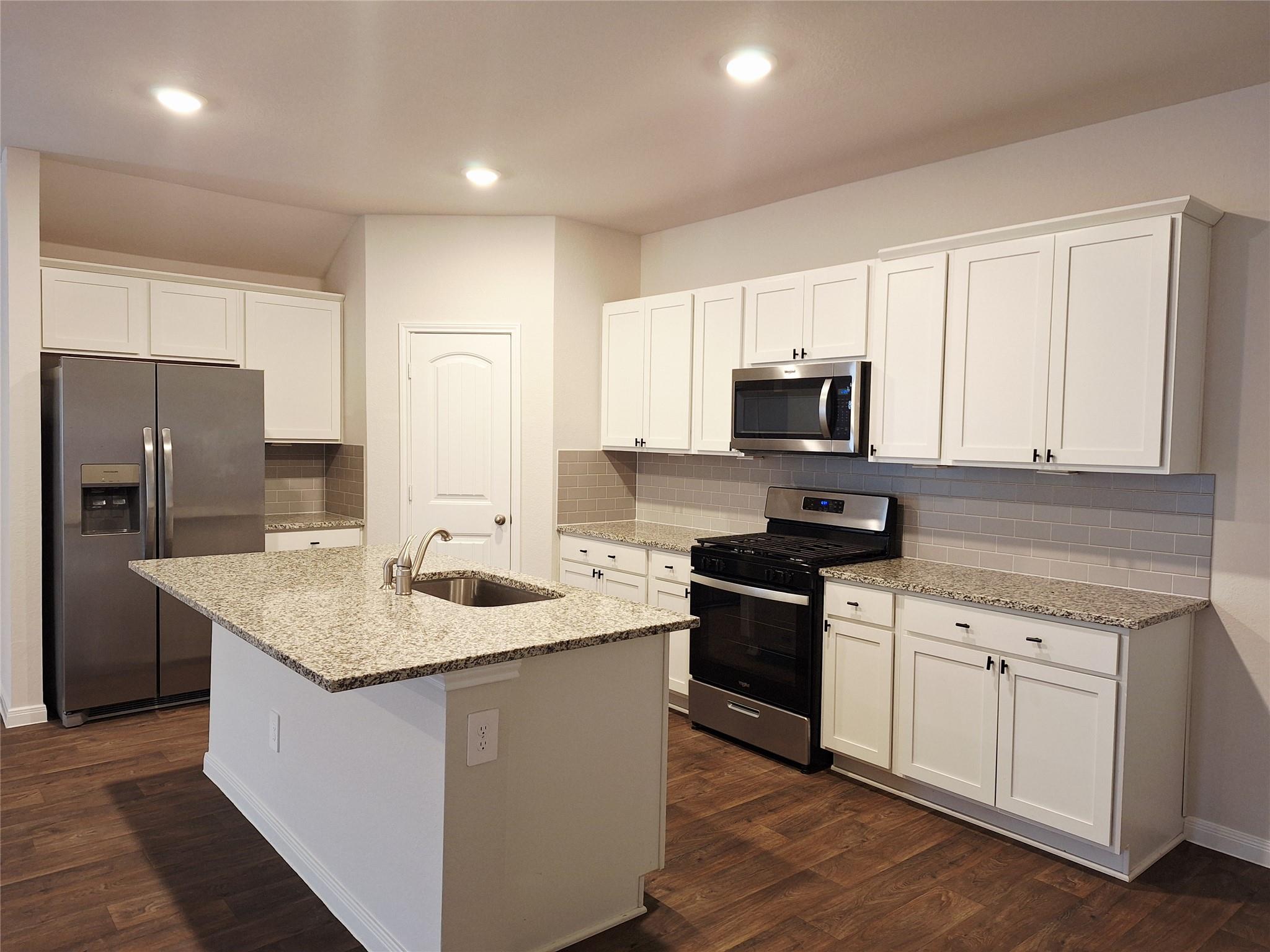 1327 Camden Ln Ln, Lockhart, TX 78644