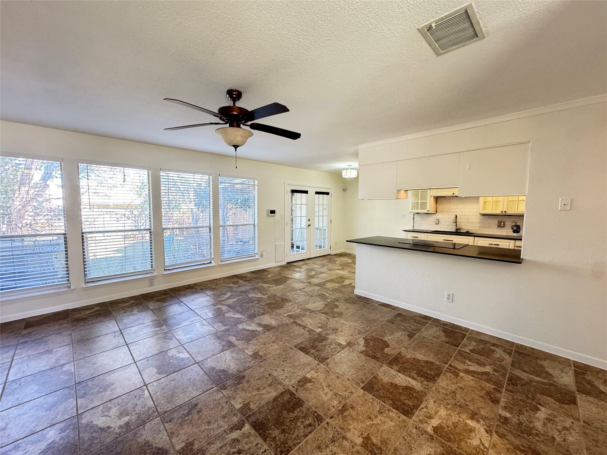 221 Stowaway Cv # A, Lakeway, TX 78734