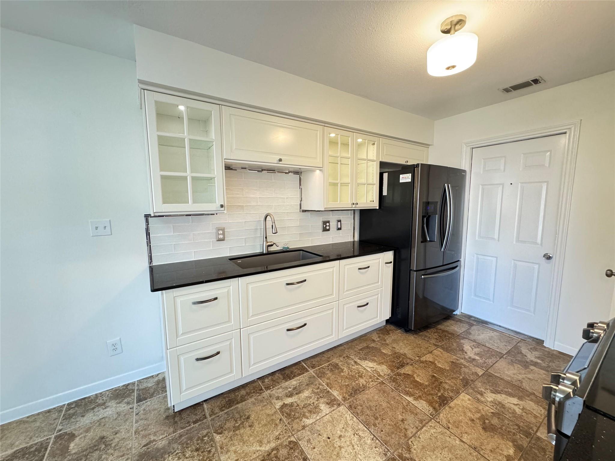 221 Stowaway Cv # A, Lakeway, TX 78734