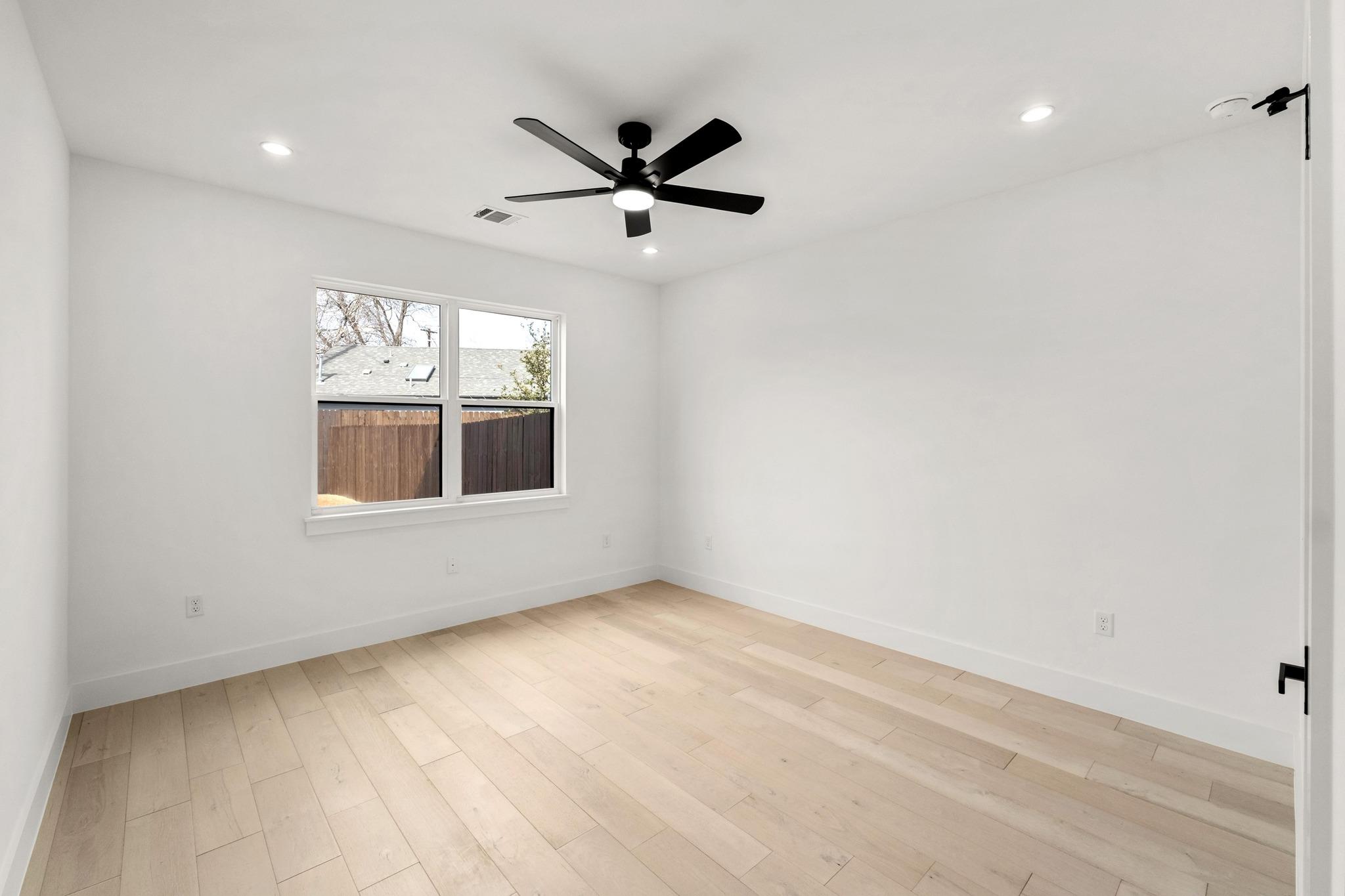 1500 Sylvan Glade # 1B, Austin, TX 78745