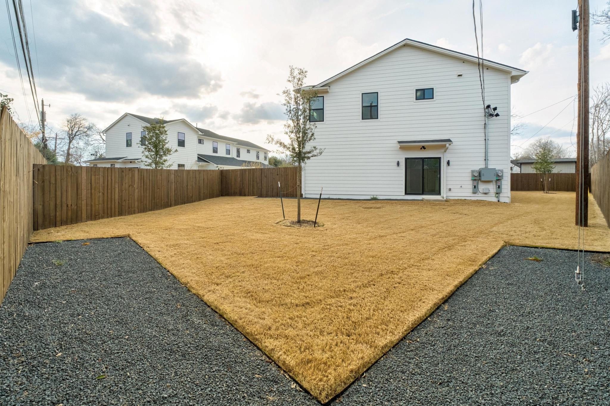 1500 Sylvan Glade # 1B, Austin, TX 78745