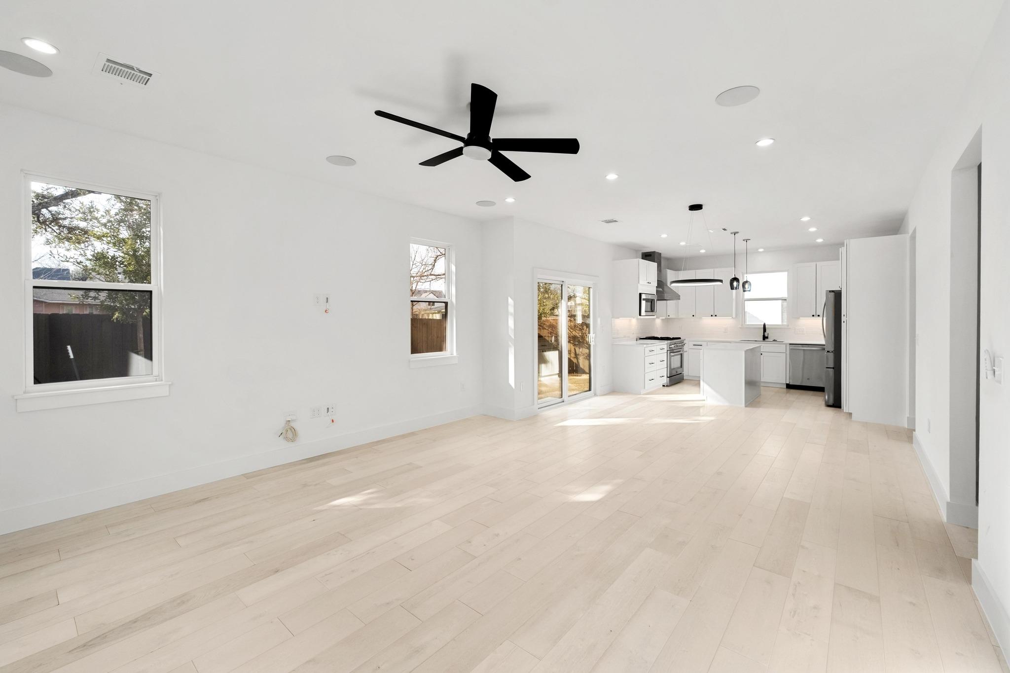 1500 Sylvan Glade # 2B, Austin, TX 78745