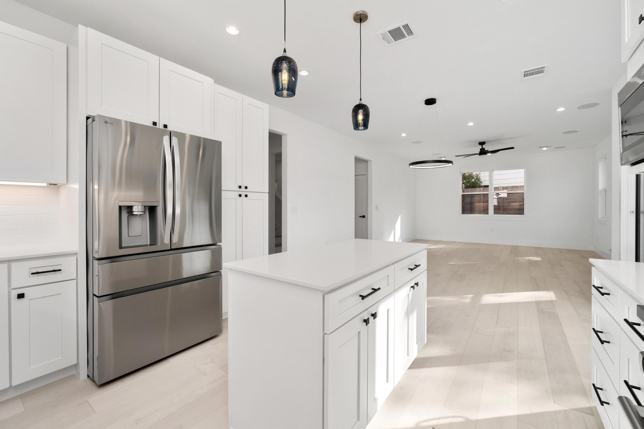 1500 Sylvan Glade # 2B, Austin, TX 78745