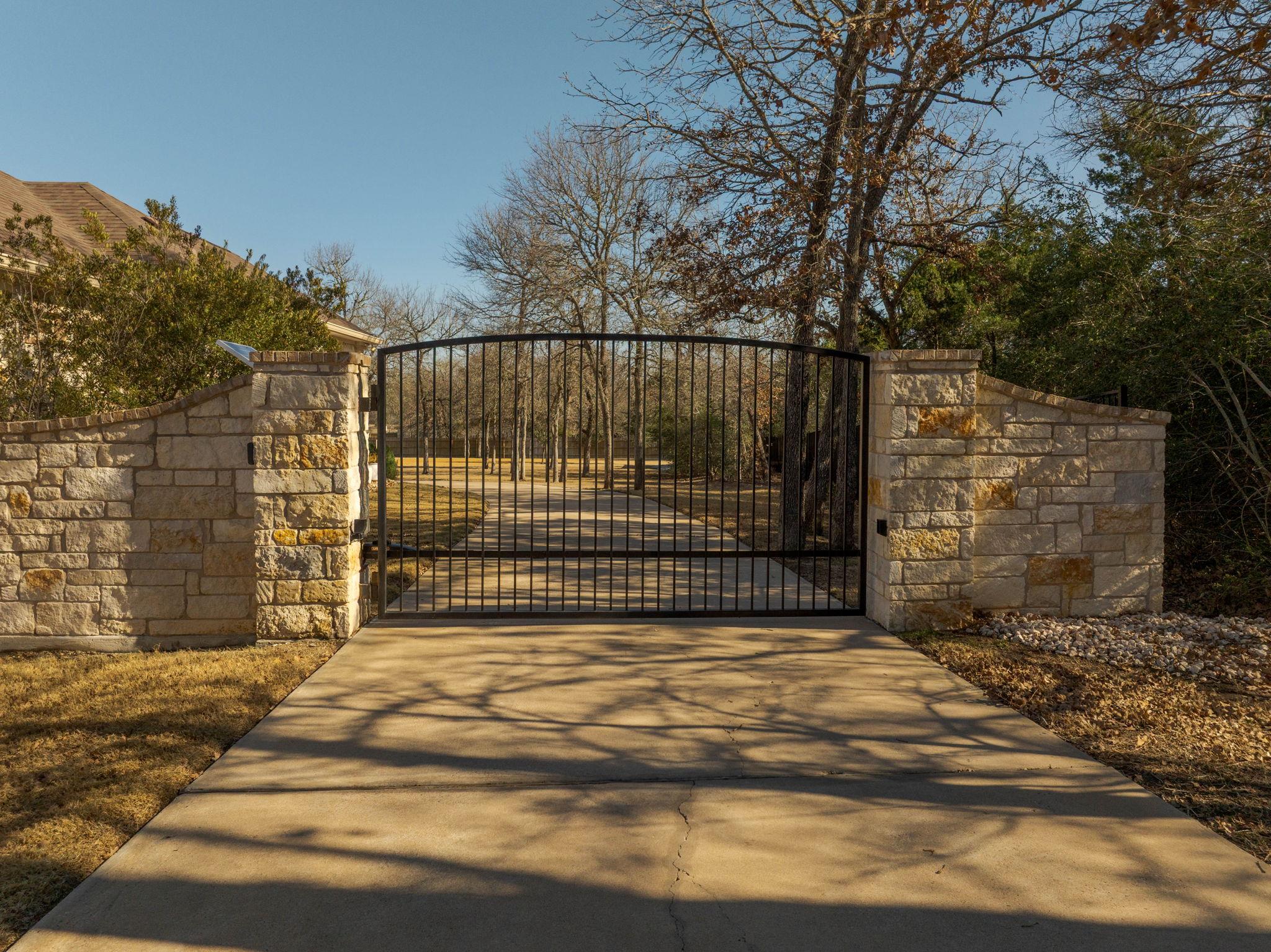 105 Old Settlers Dr, Bastrop, TX 78602