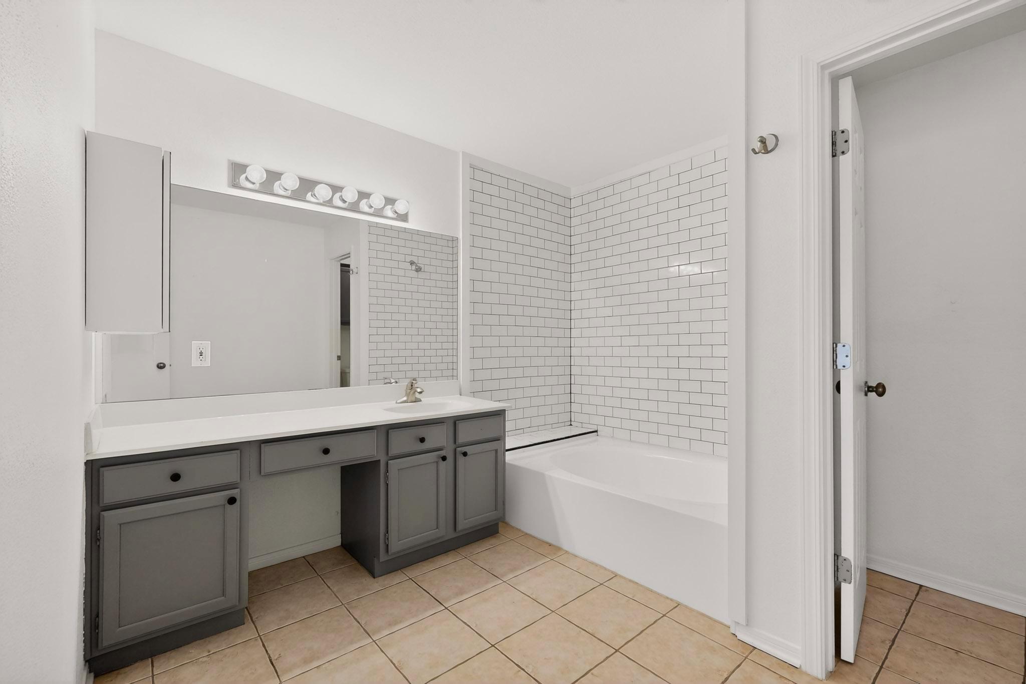 2450 Wickersham Ln # 904, Austin, TX 78741