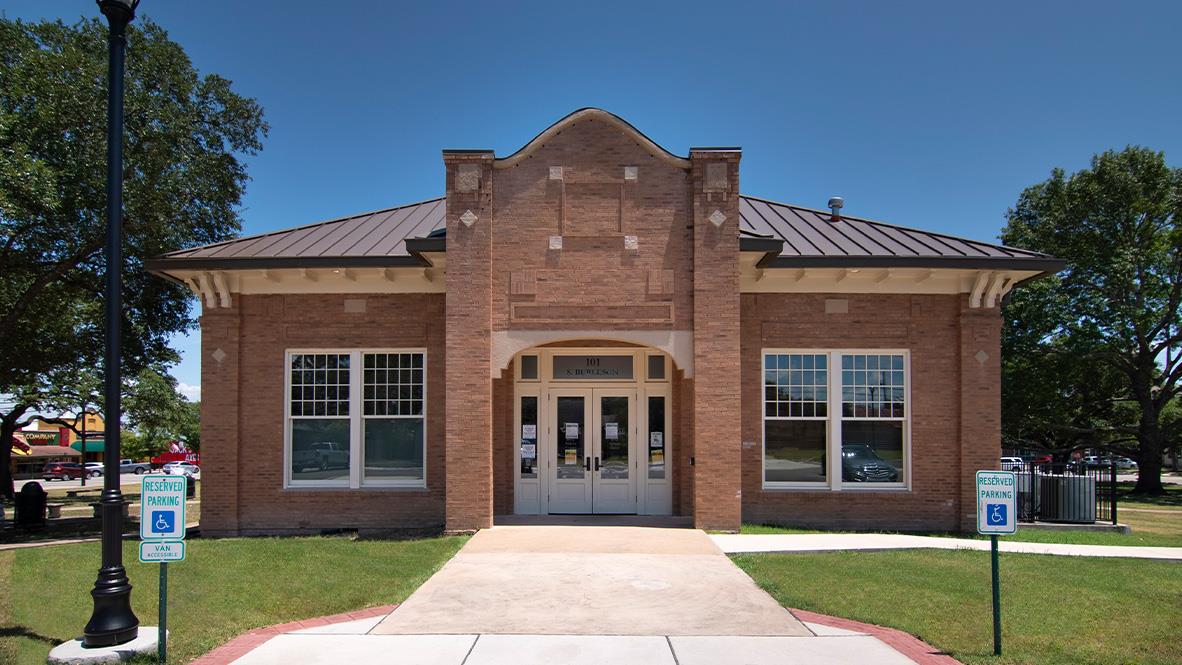 114 Balmorehea St, Kyle, TX 78640