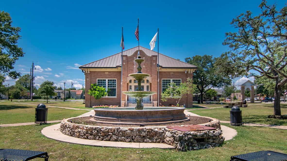 114 Balmorehea St, Kyle, TX 78640