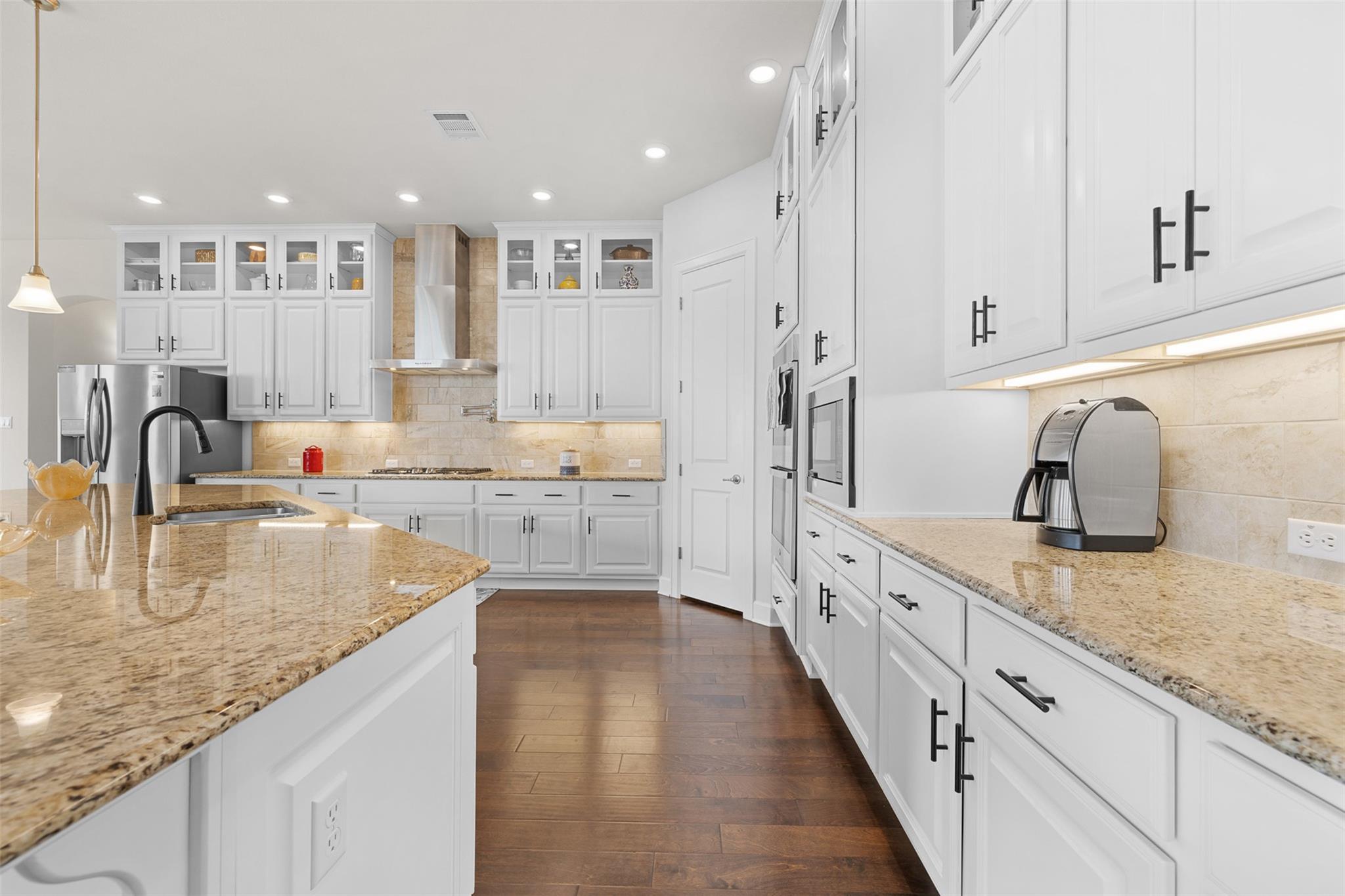 235 Chestnut Xing, Burnet, TX 78611