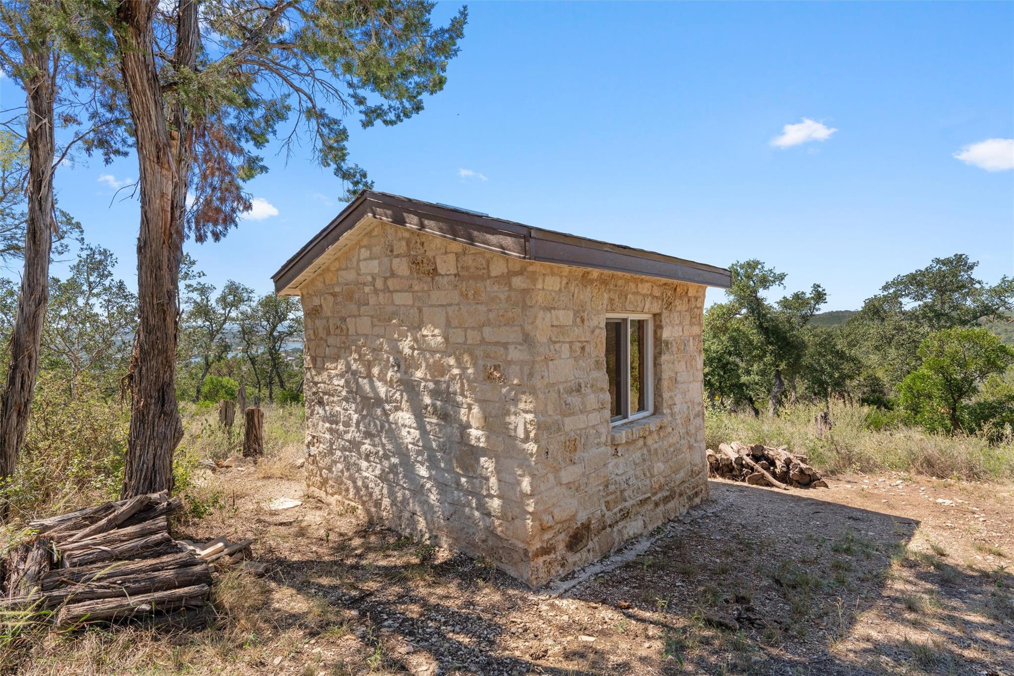 235 Chestnut Xing, Burnet, TX 78611