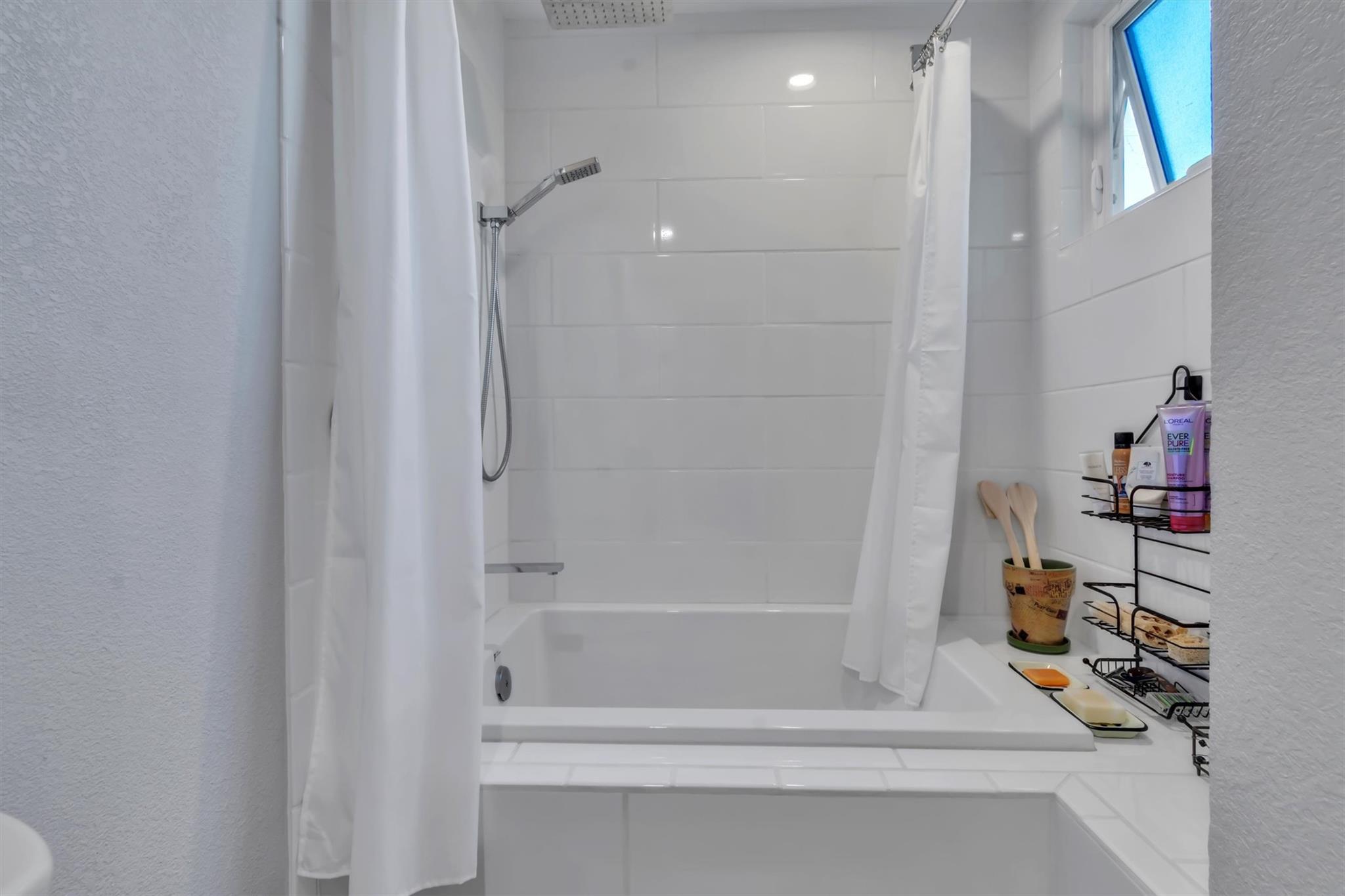 16 El Conejo Trl # A/B, Wimberley, TX 78676