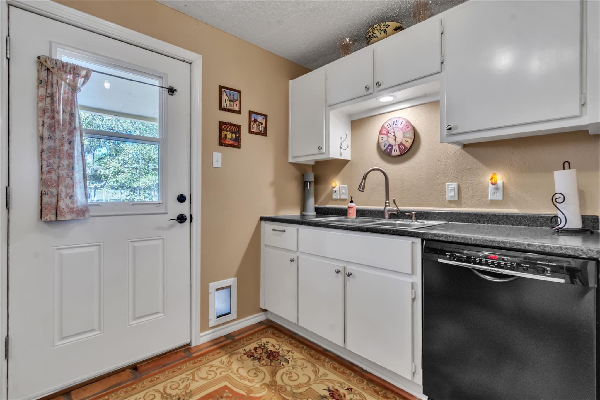 16 El Conejo Trl # A/B, Wimberley, TX 78676