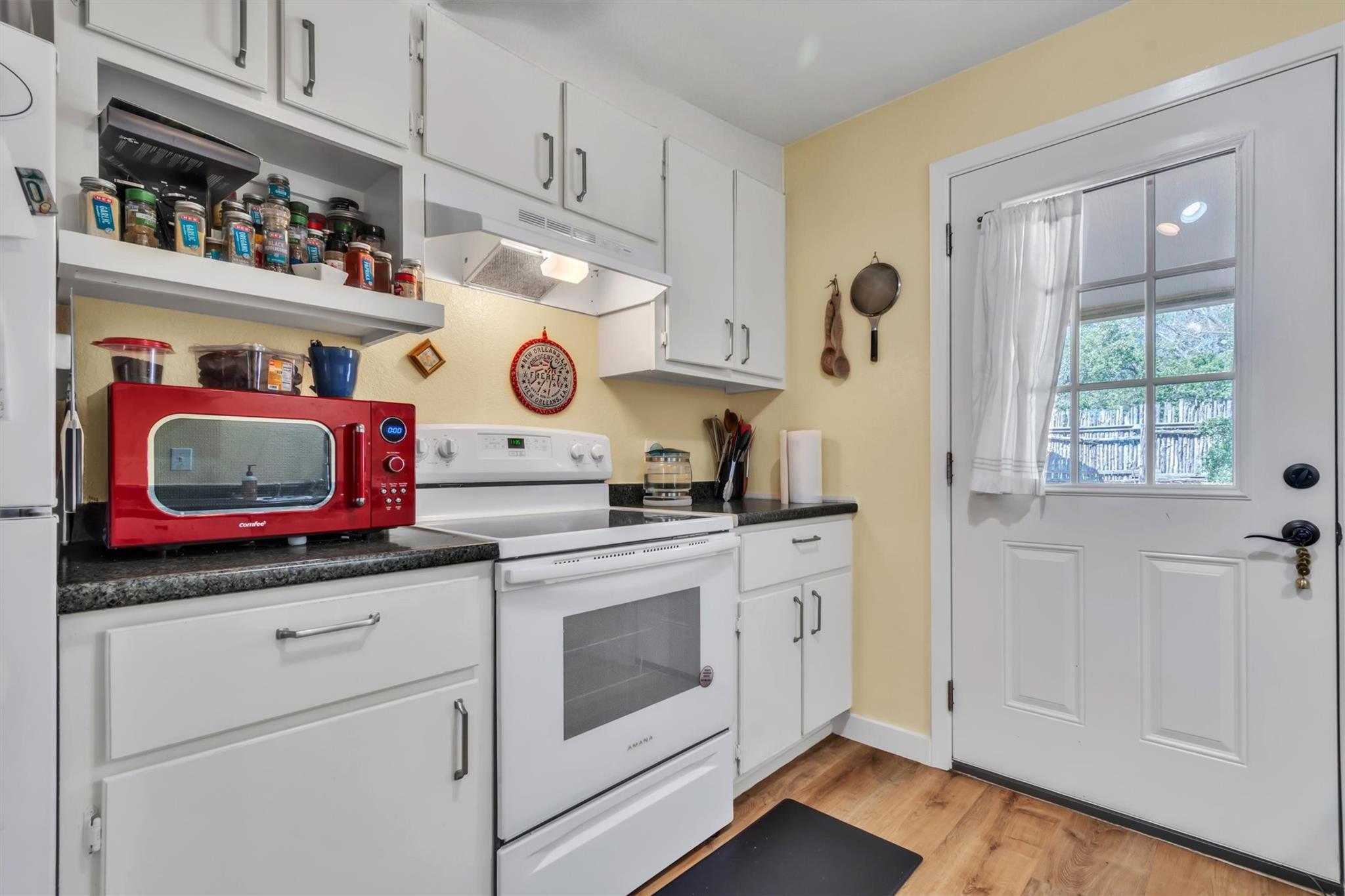 16 El Conejo Trl # A/B, Wimberley, TX 78676