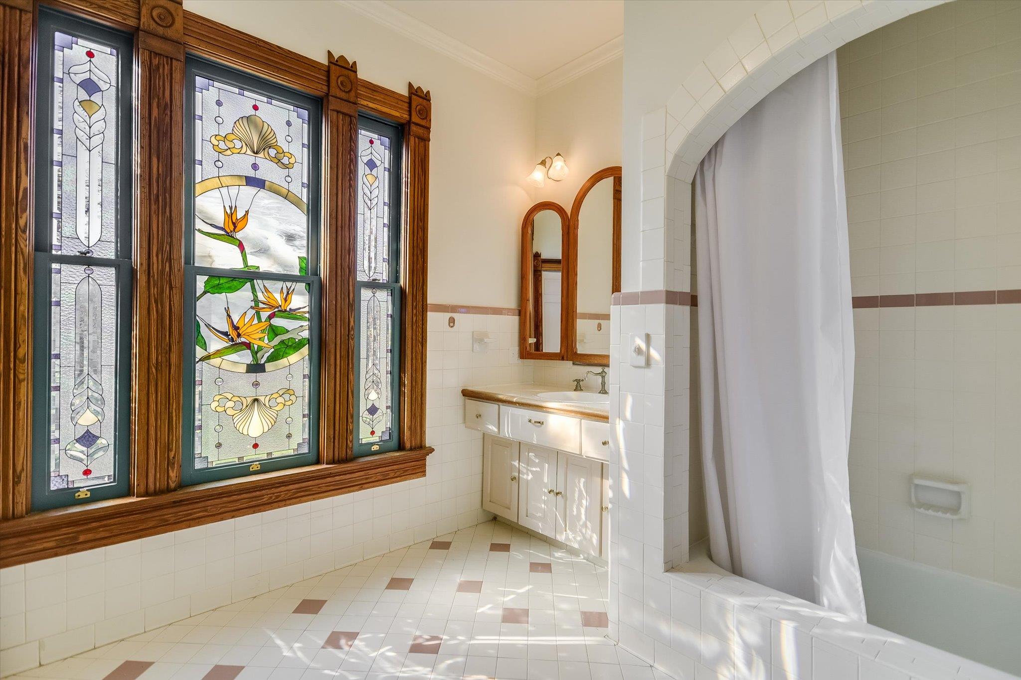 400 Academy Dr, Austin, TX 78704