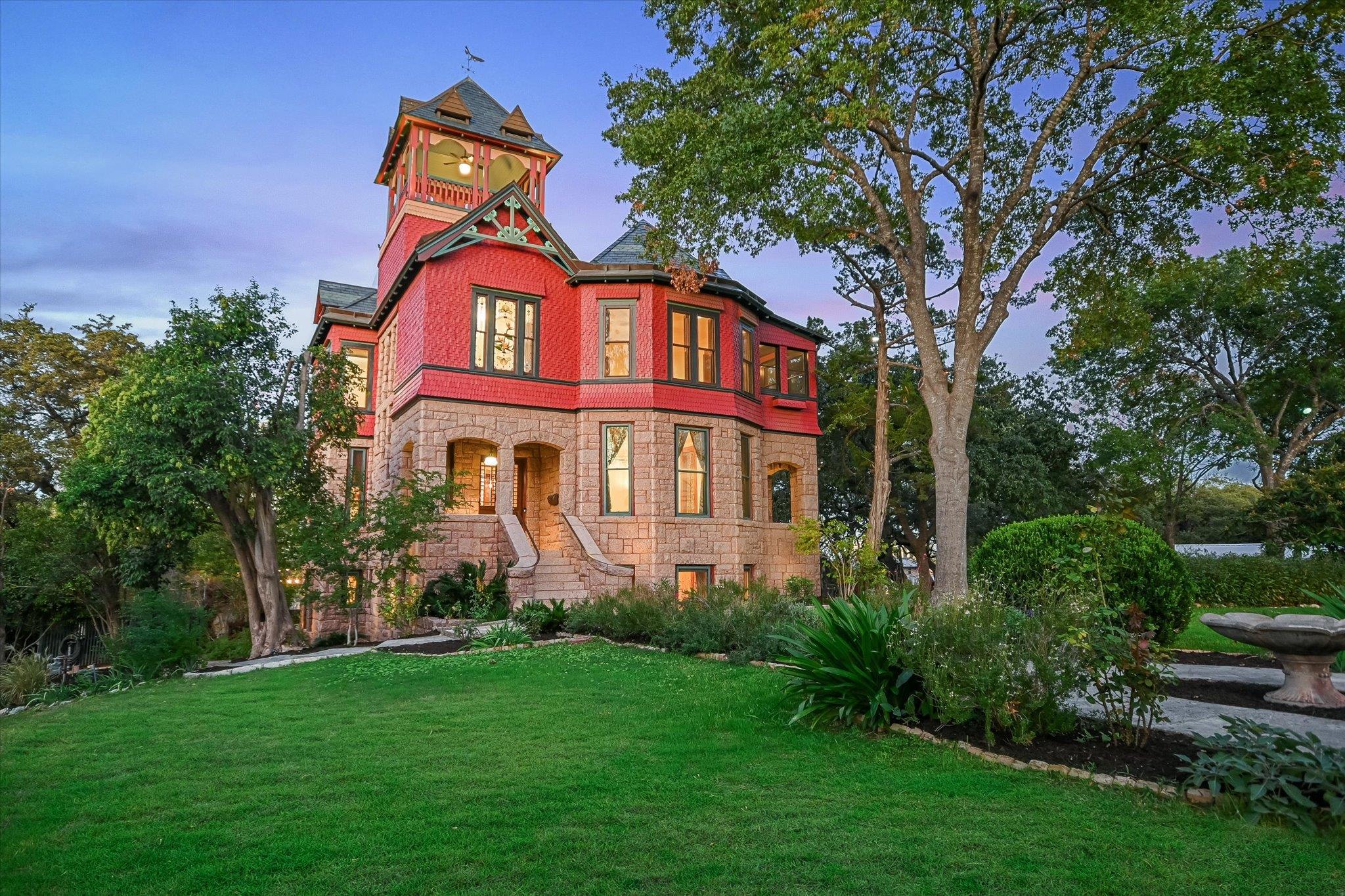 400 Academy Dr, Austin, TX 78704