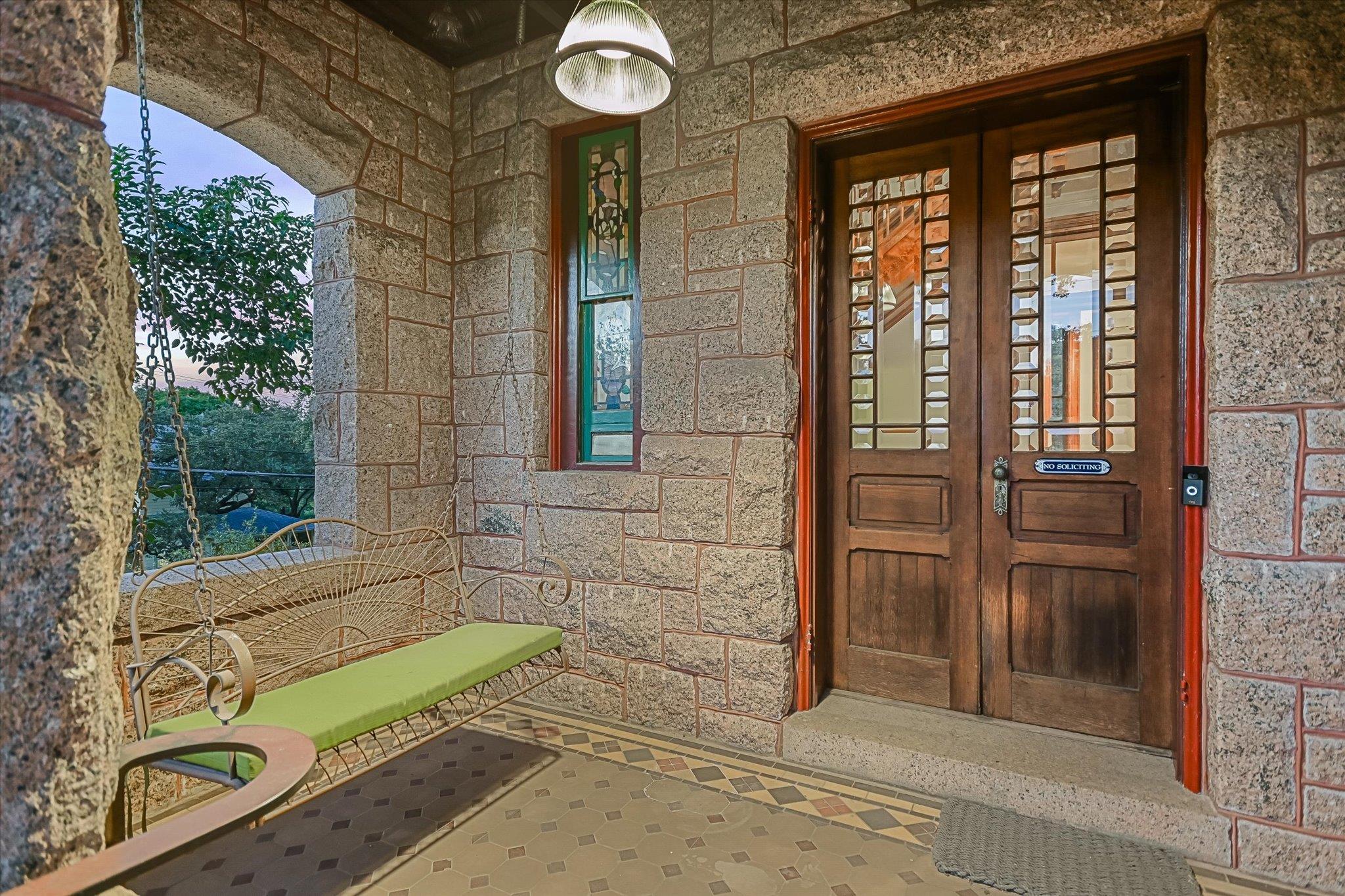 400 Academy Dr, Austin, TX 78704