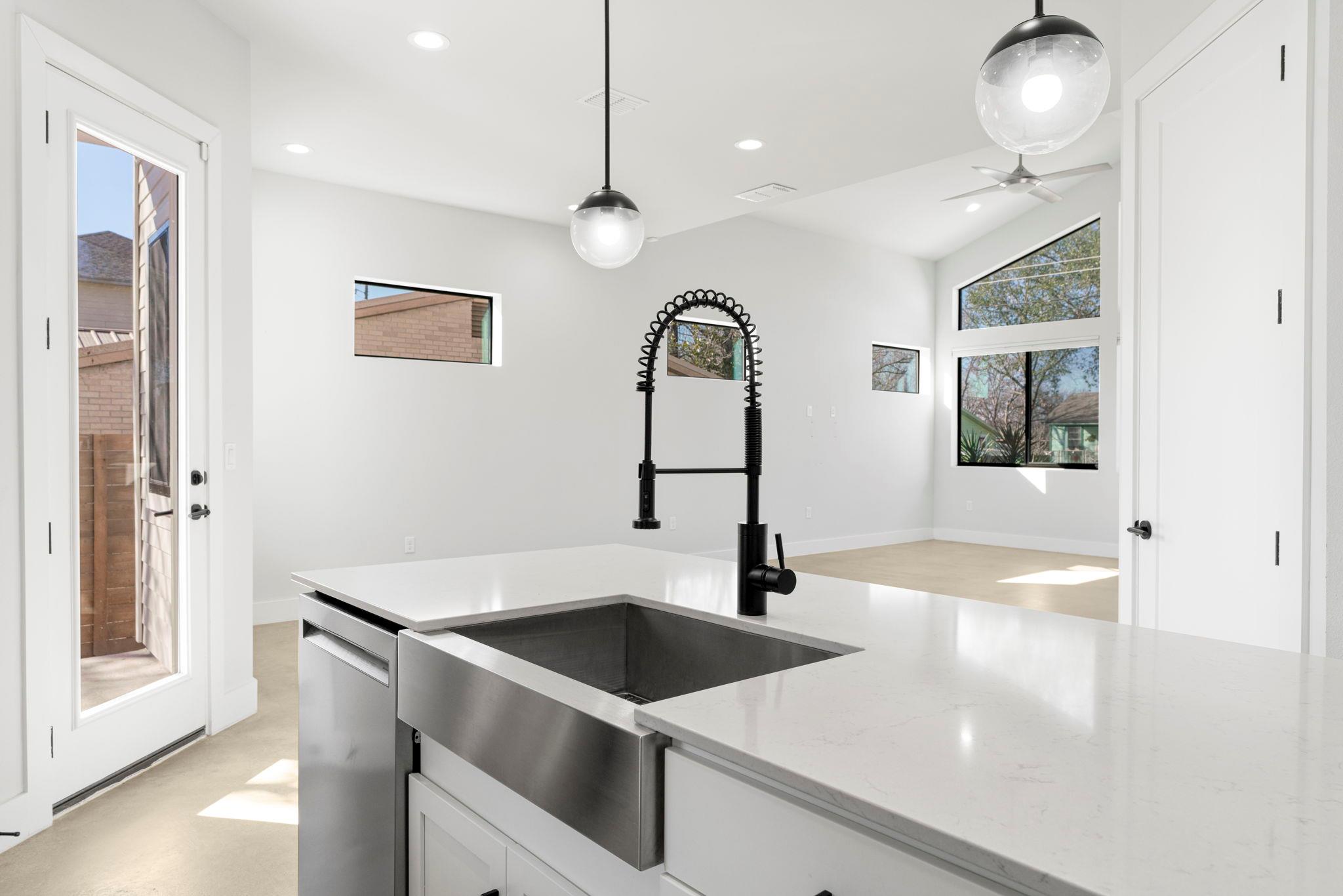 1405 Perez St # 1, Austin, TX 78721