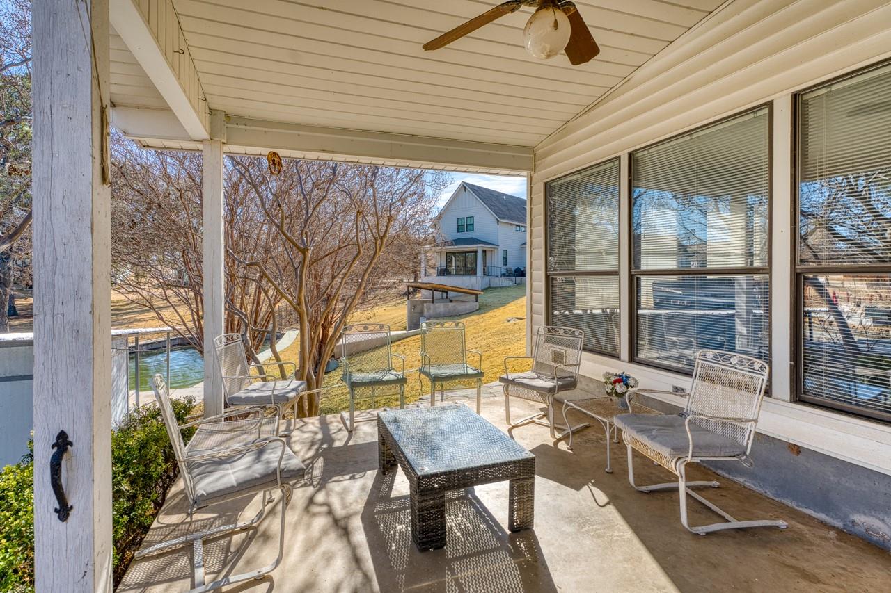 204 Canyon Oaks, Sunrise Beach, TX 78643