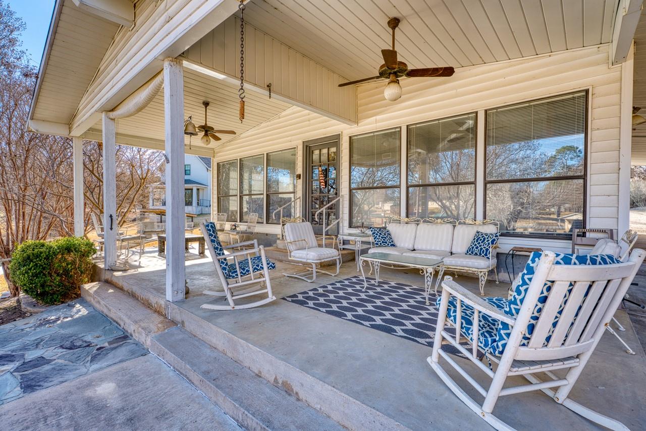 204 Canyon Oaks, Sunrise Beach, TX 78643