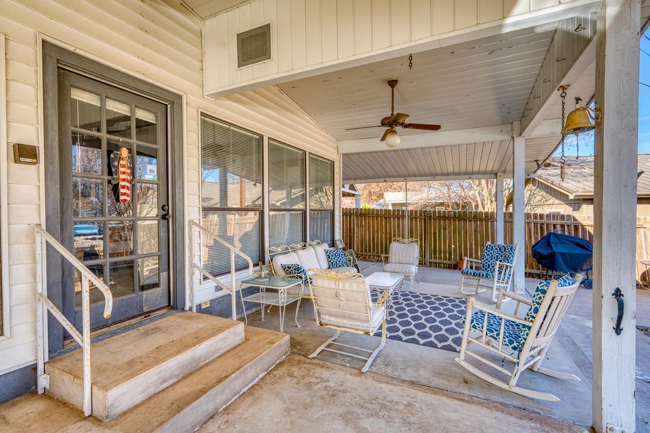 204 Canyon Oaks, Sunrise Beach, TX 78643