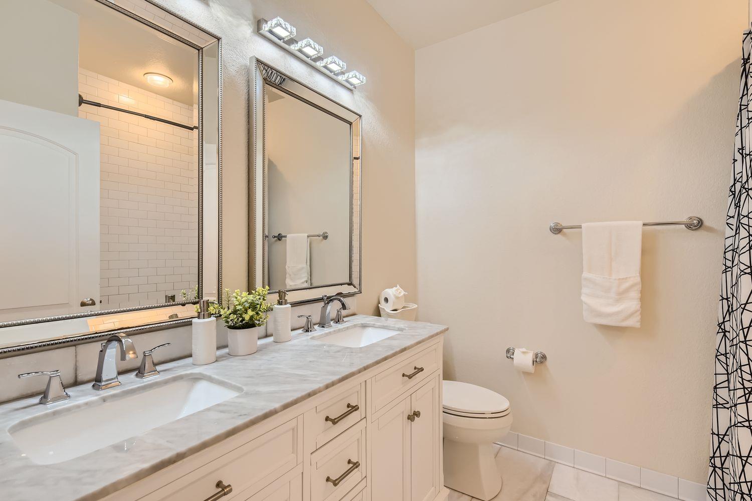 236 Aria Rdg # 236, Lakeway, TX 78738