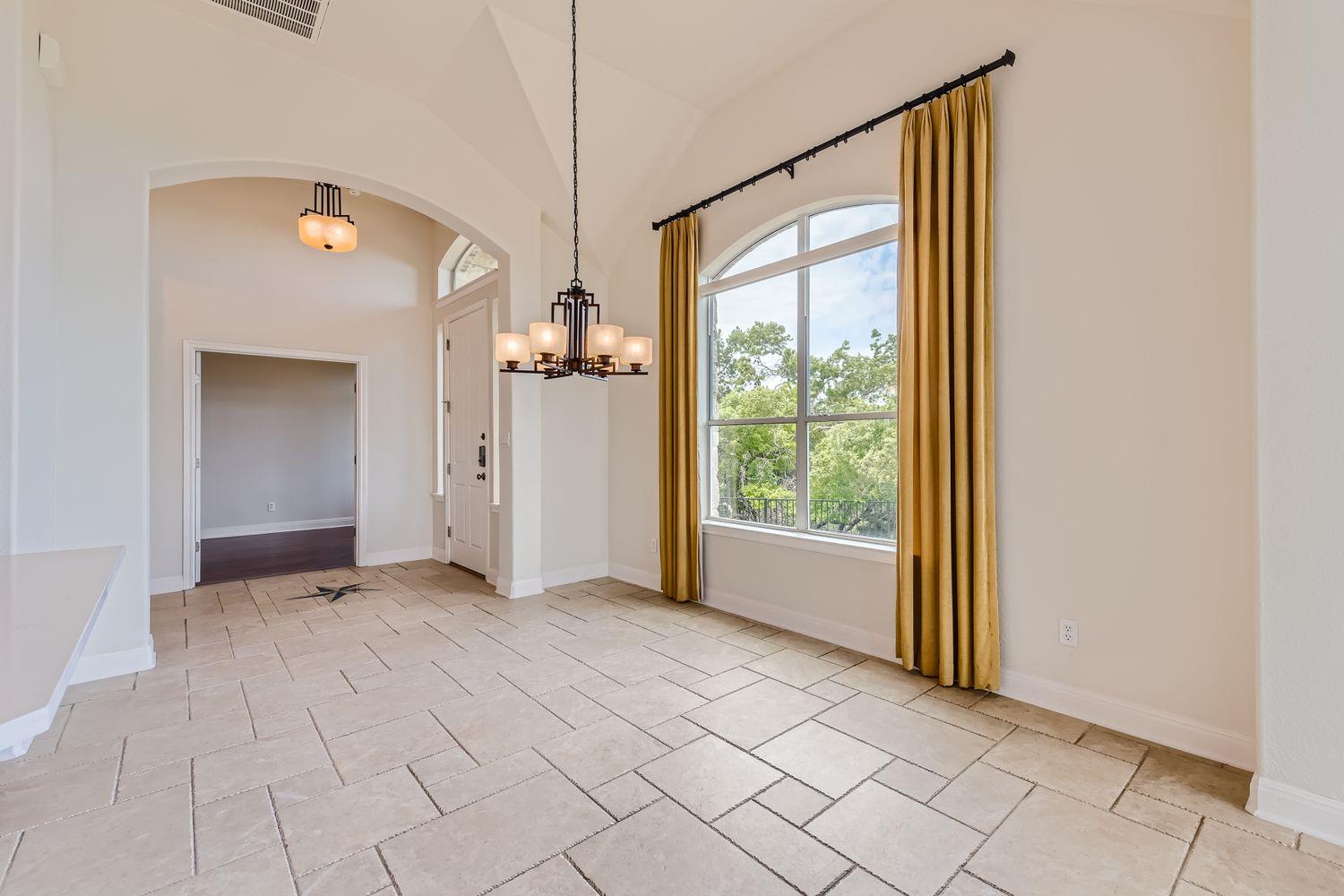 236 Aria Rdg # 236, Lakeway, TX 78738