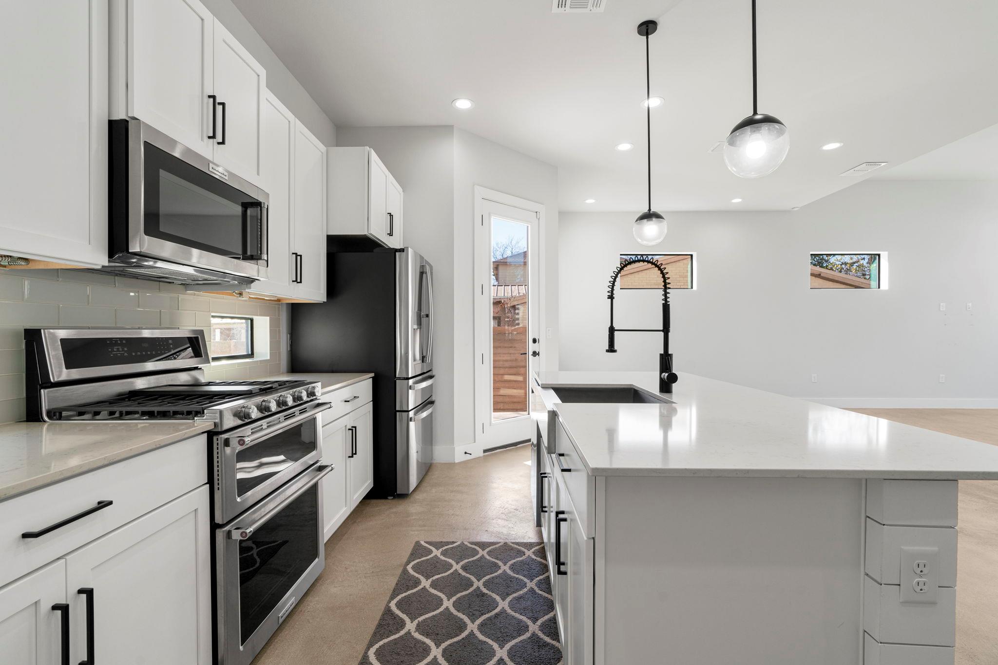 1405 Perez St # 1, Austin, TX 78721