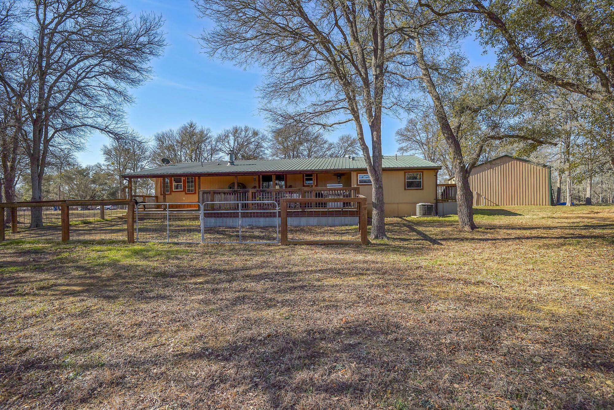 1675 Watterson Rd, Red Rock, TX 78662