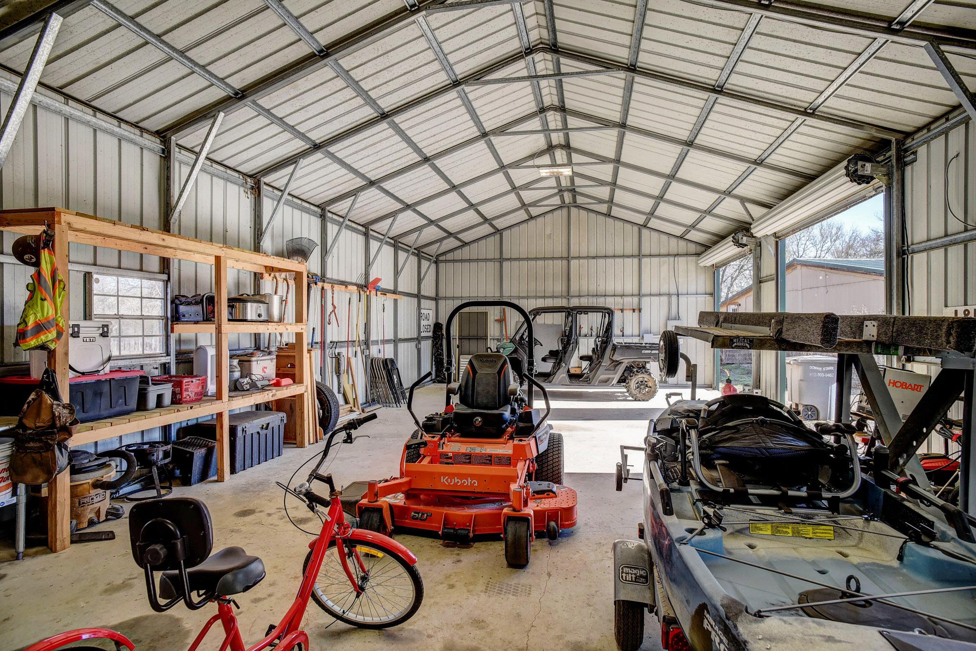 1675 Watterson Rd, Red Rock, TX 78662