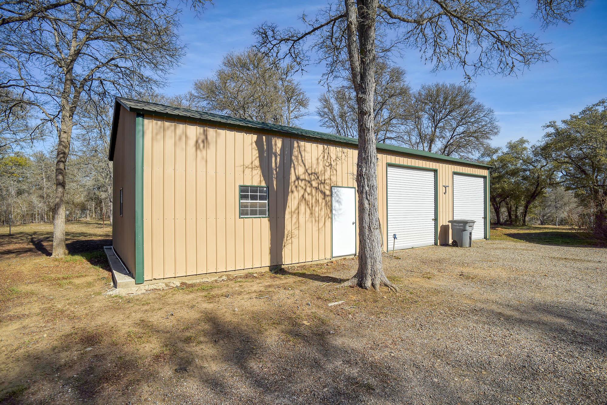 1675 Watterson Rd, Red Rock, TX 78662