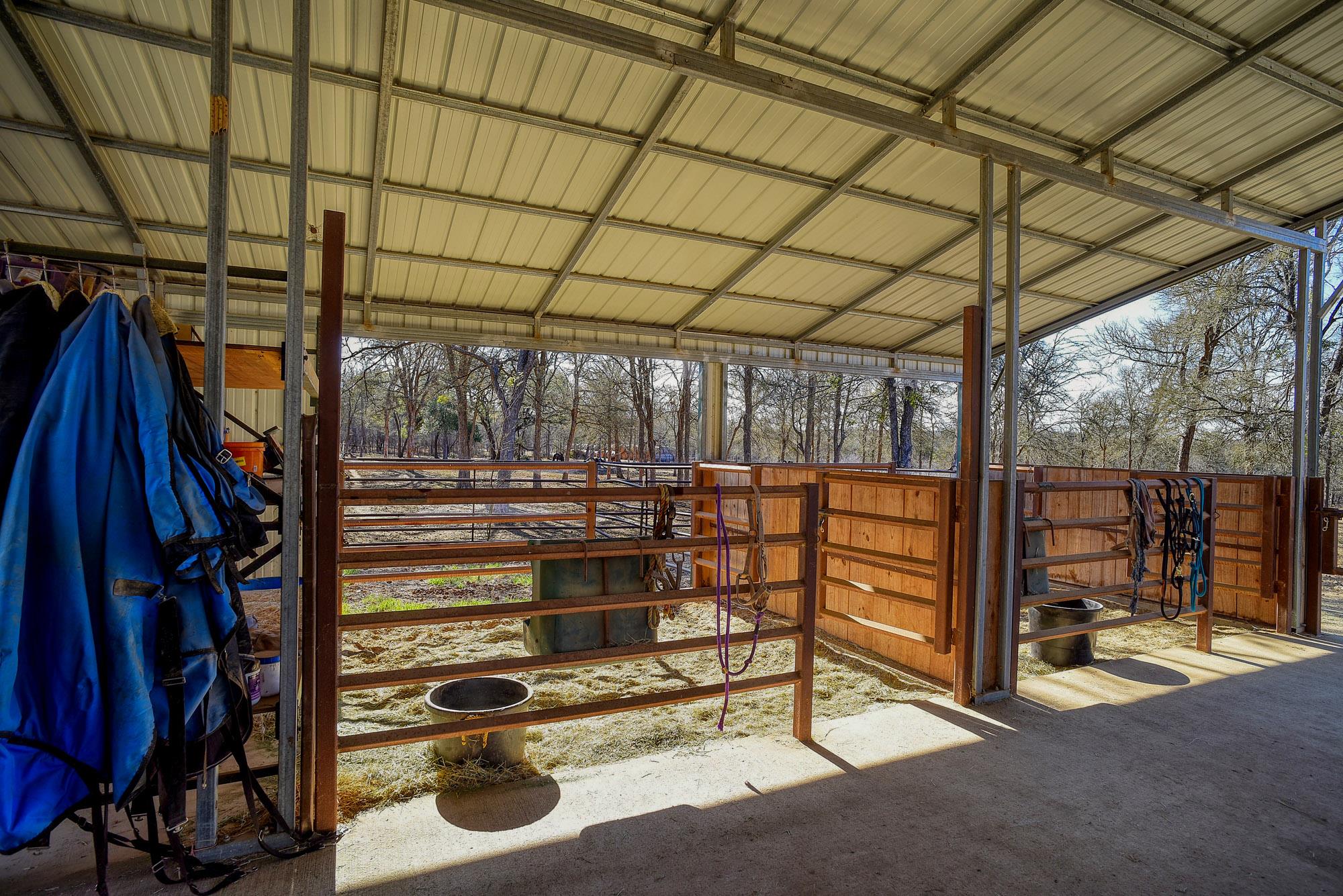 1675 Watterson Rd, Red Rock, TX 78662