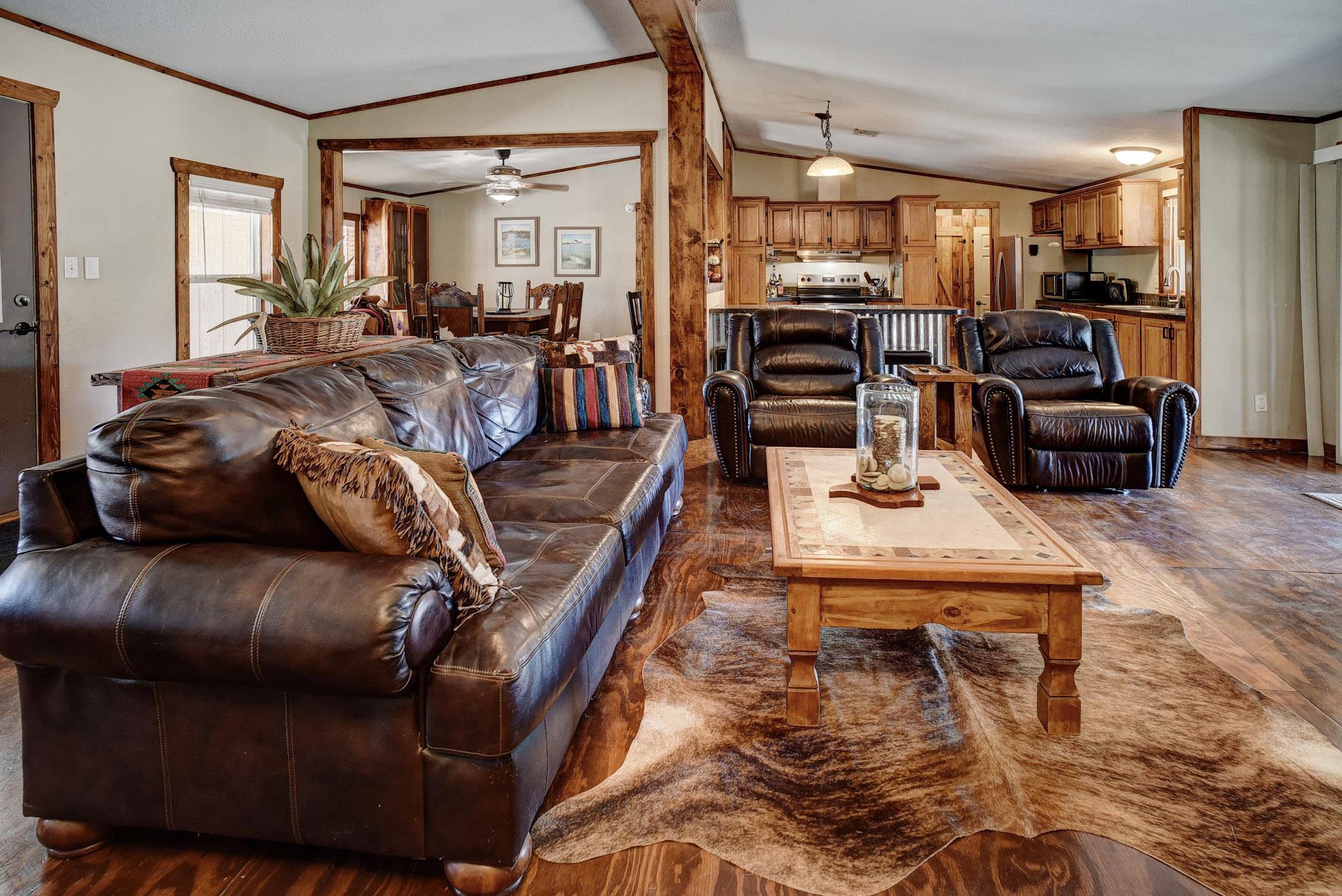 1675 Watterson Rd, Red Rock, TX 78662