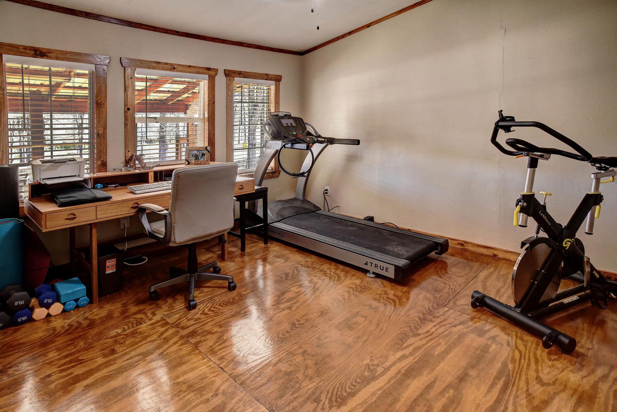 1675 Watterson Rd, Red Rock, TX 78662