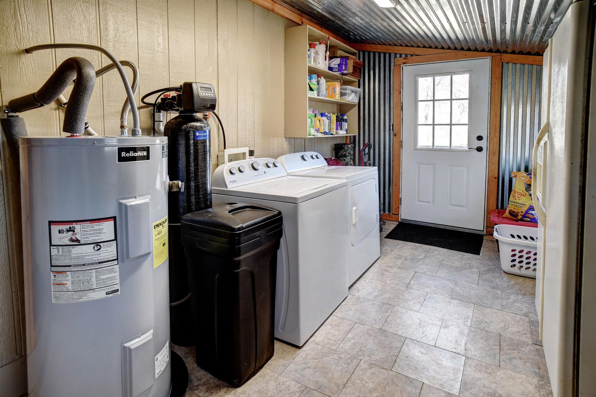 1675 Watterson Rd, Red Rock, TX 78662