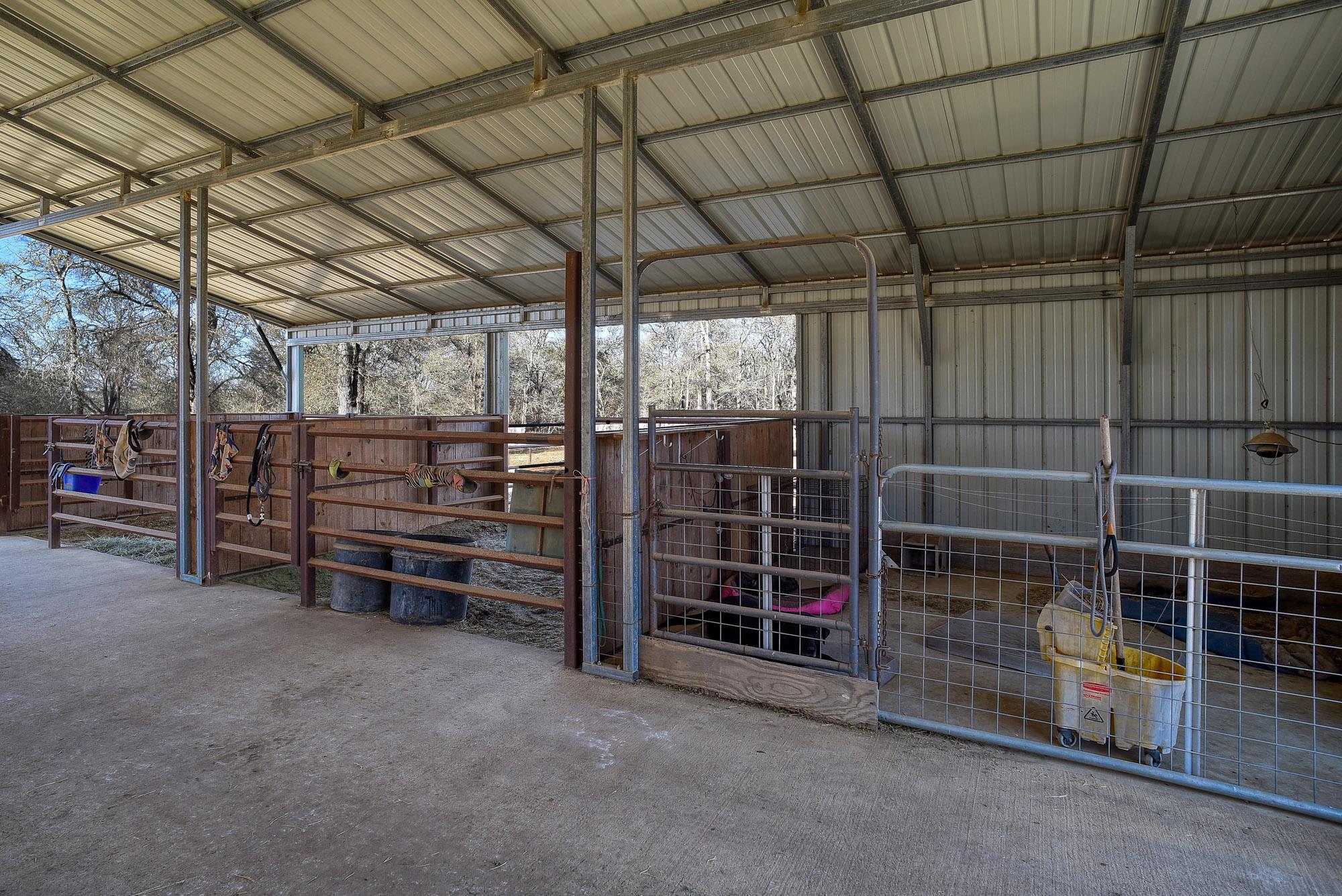 1675 Watterson Rd, Red Rock, TX 78662