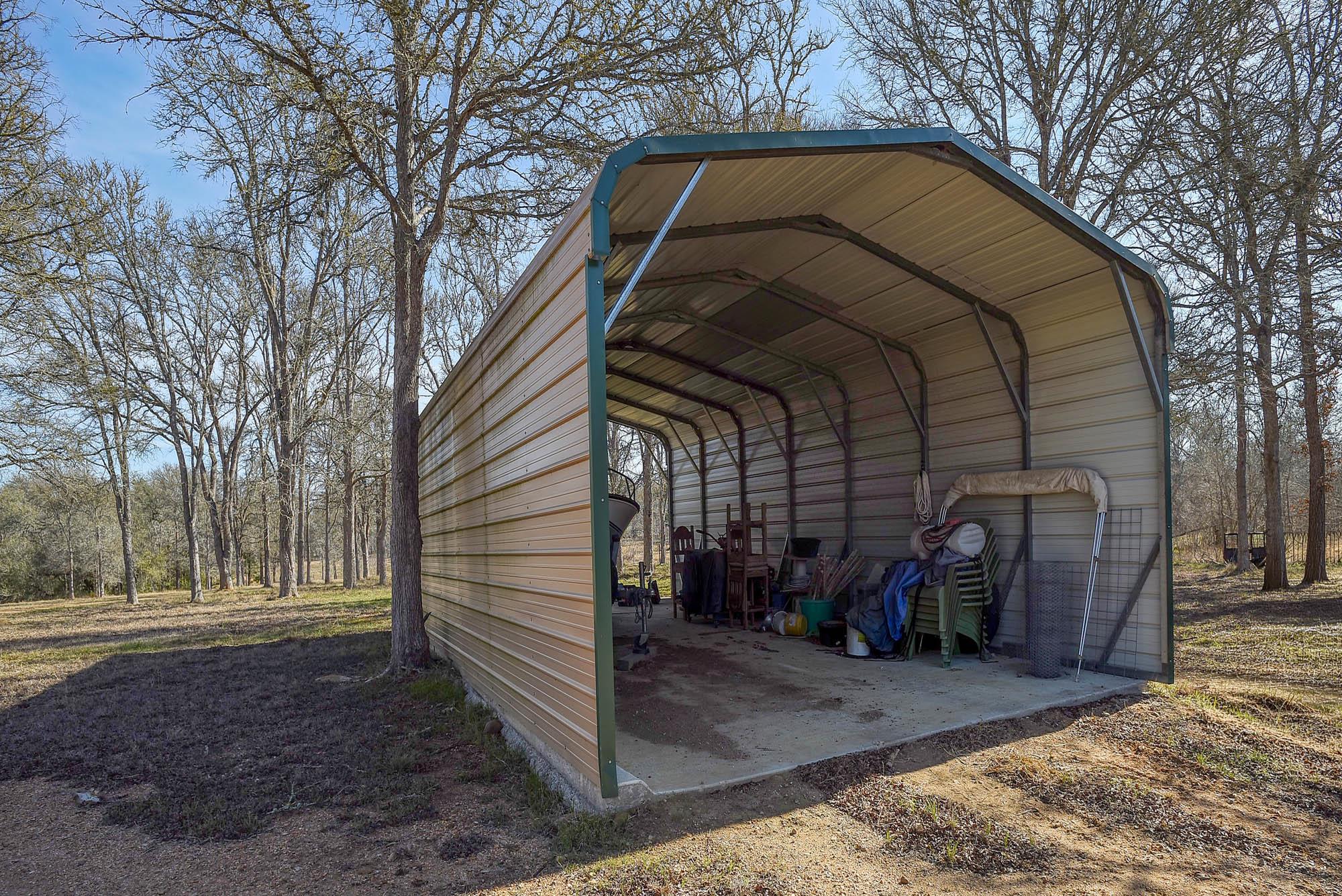 1675 Watterson Rd, Red Rock, TX 78662